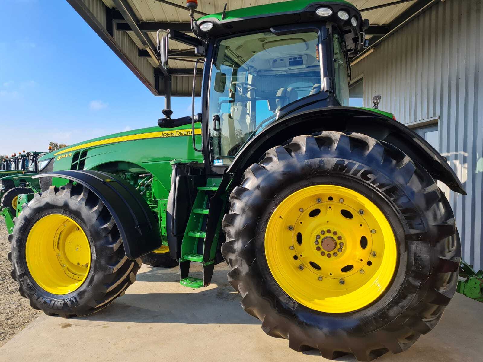 JOHN DEERE 8345R