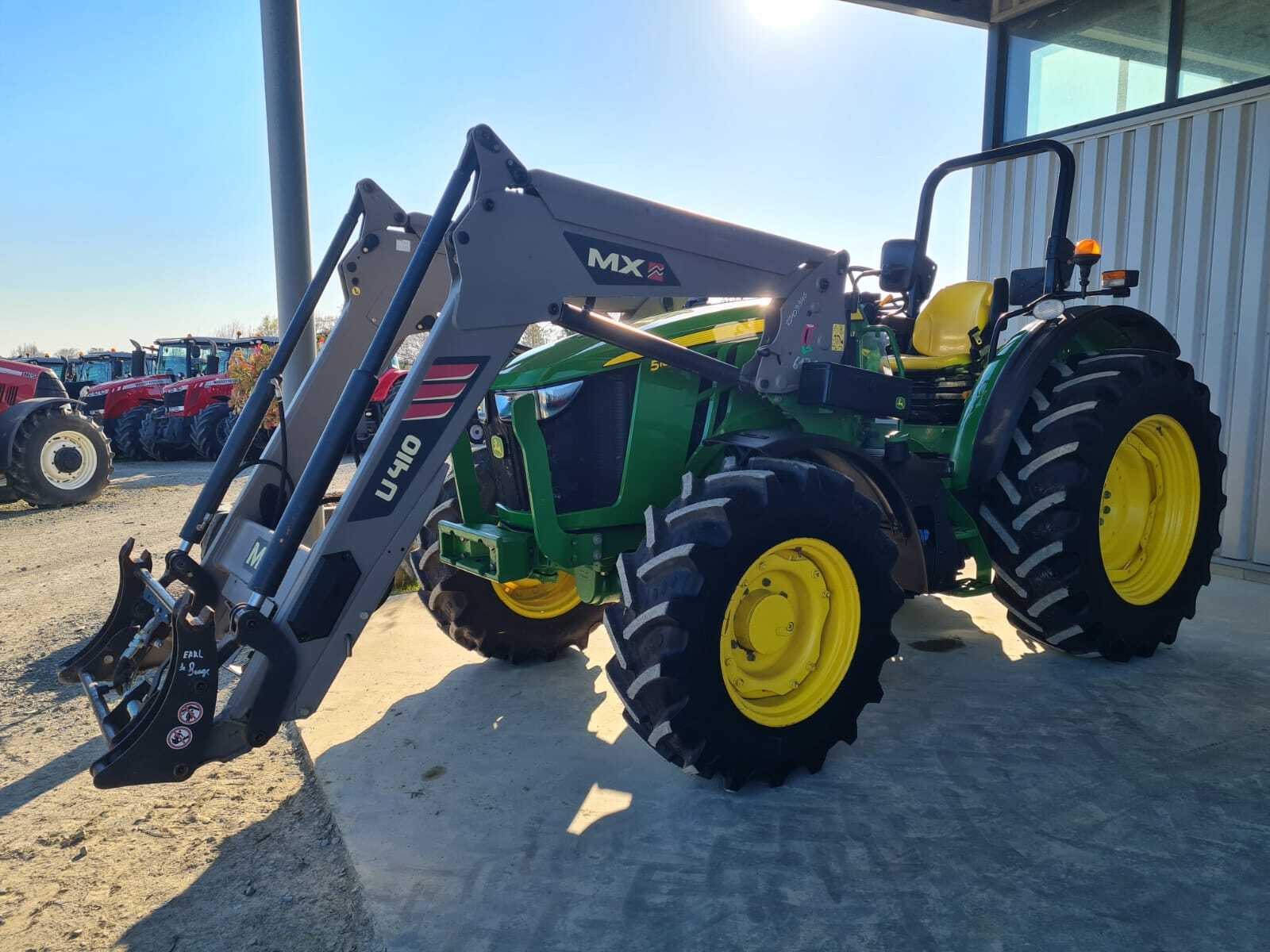 JOHN DEERE 5100M