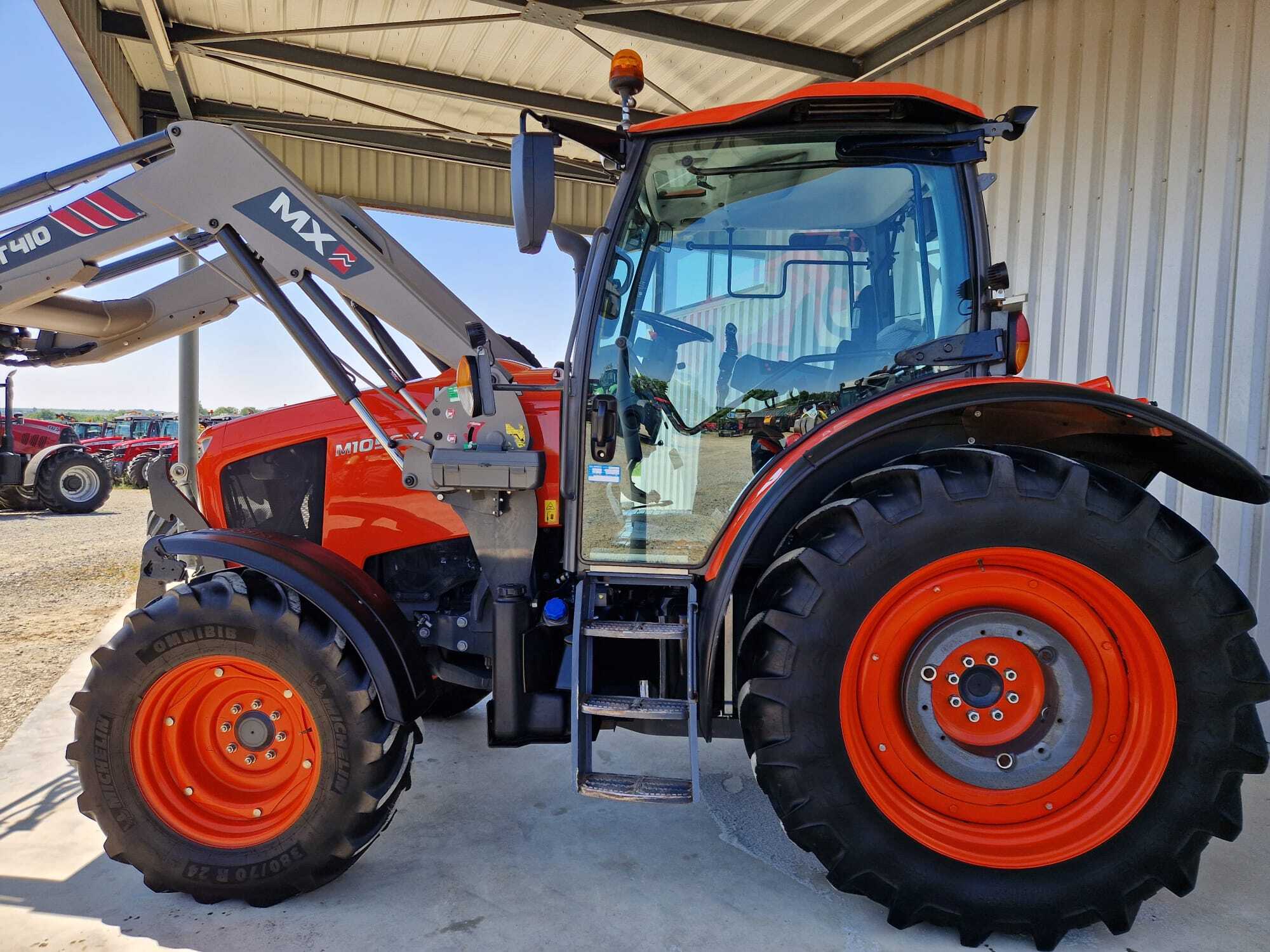 KUBOTA M105 GX-IV