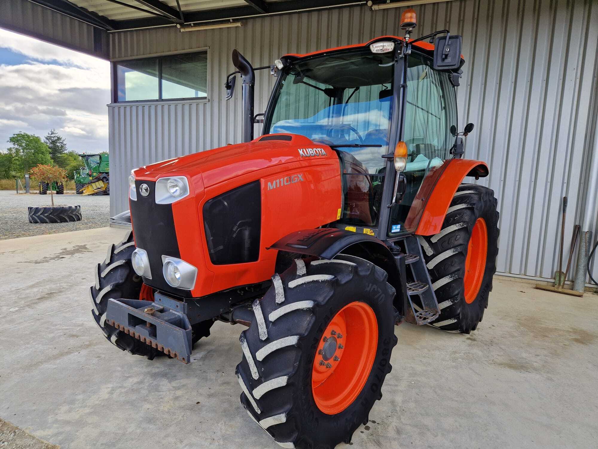 KUBOTA M110-GX