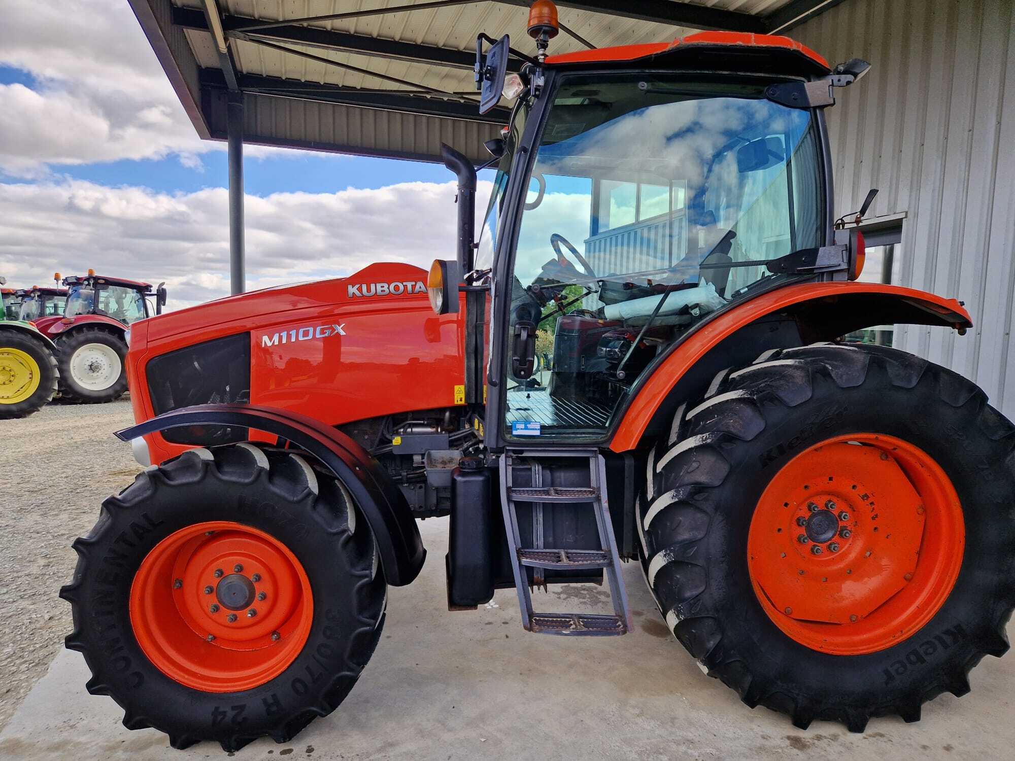 KUBOTA M110-GX