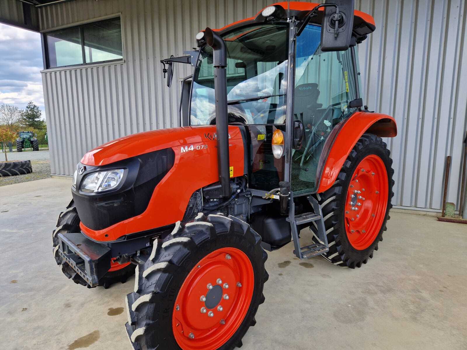KUBOTA M4073