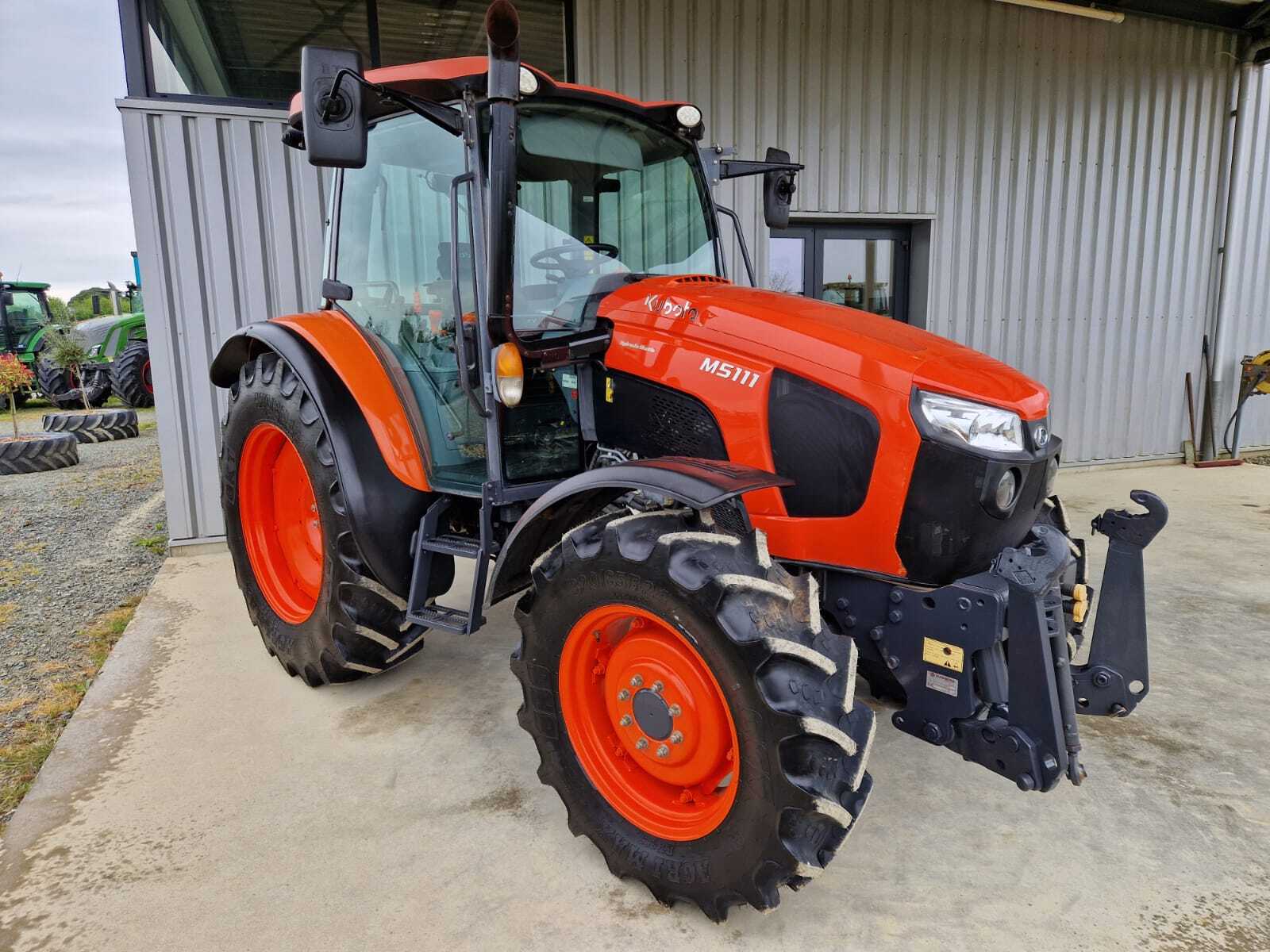 KUBOTA M5111