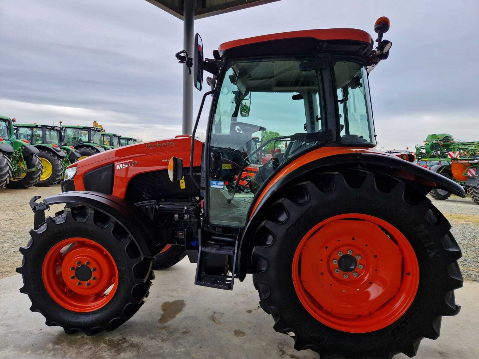 KUBOTA M5111