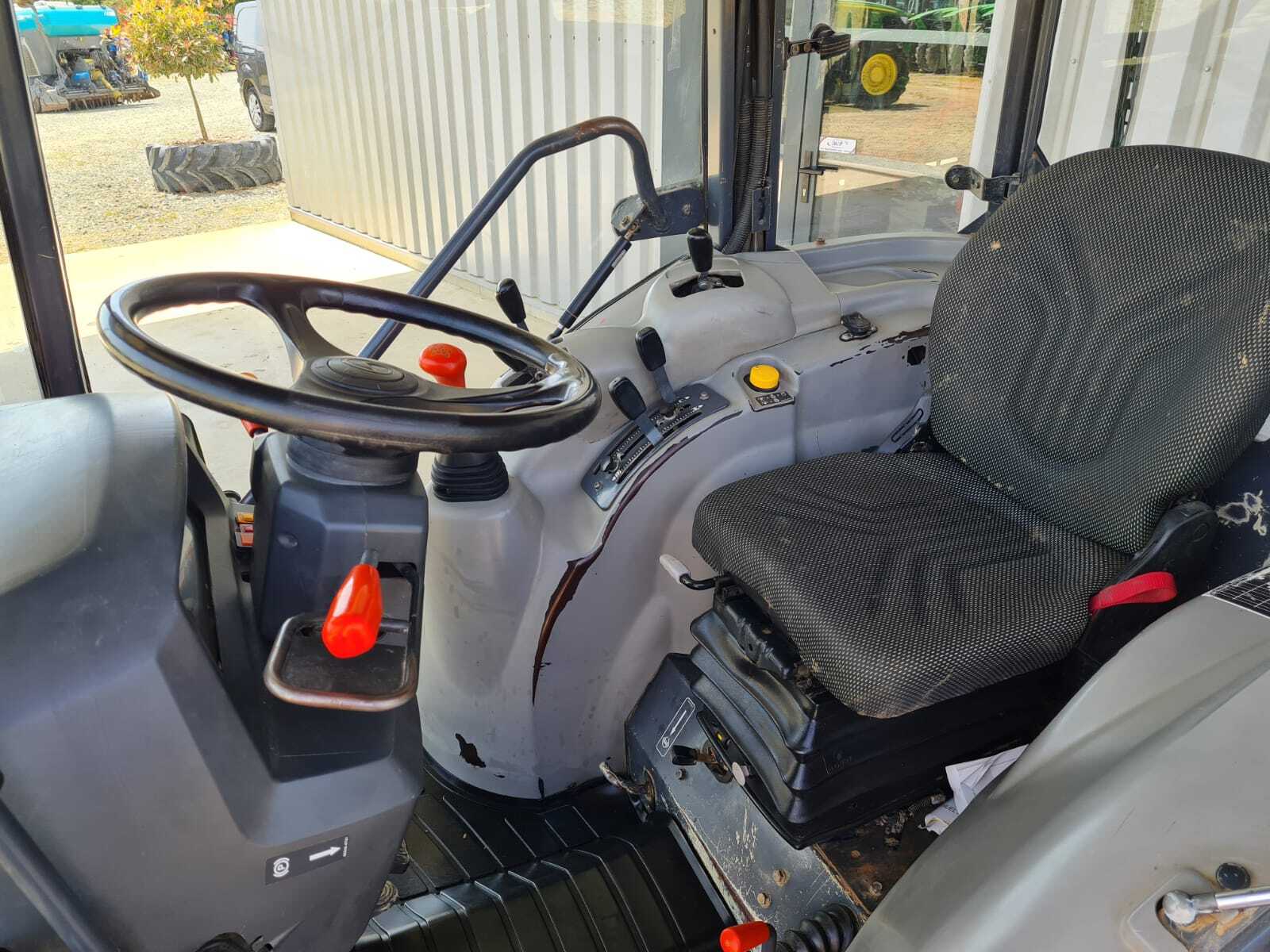 KUBOTA M7040 NARROW
