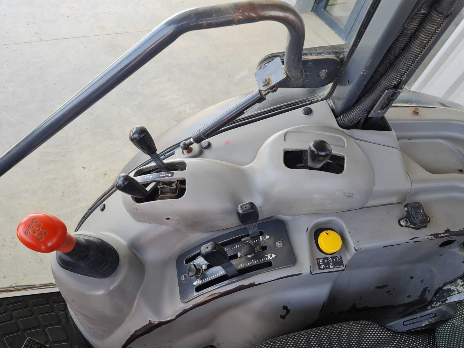KUBOTA M7040 NARROW