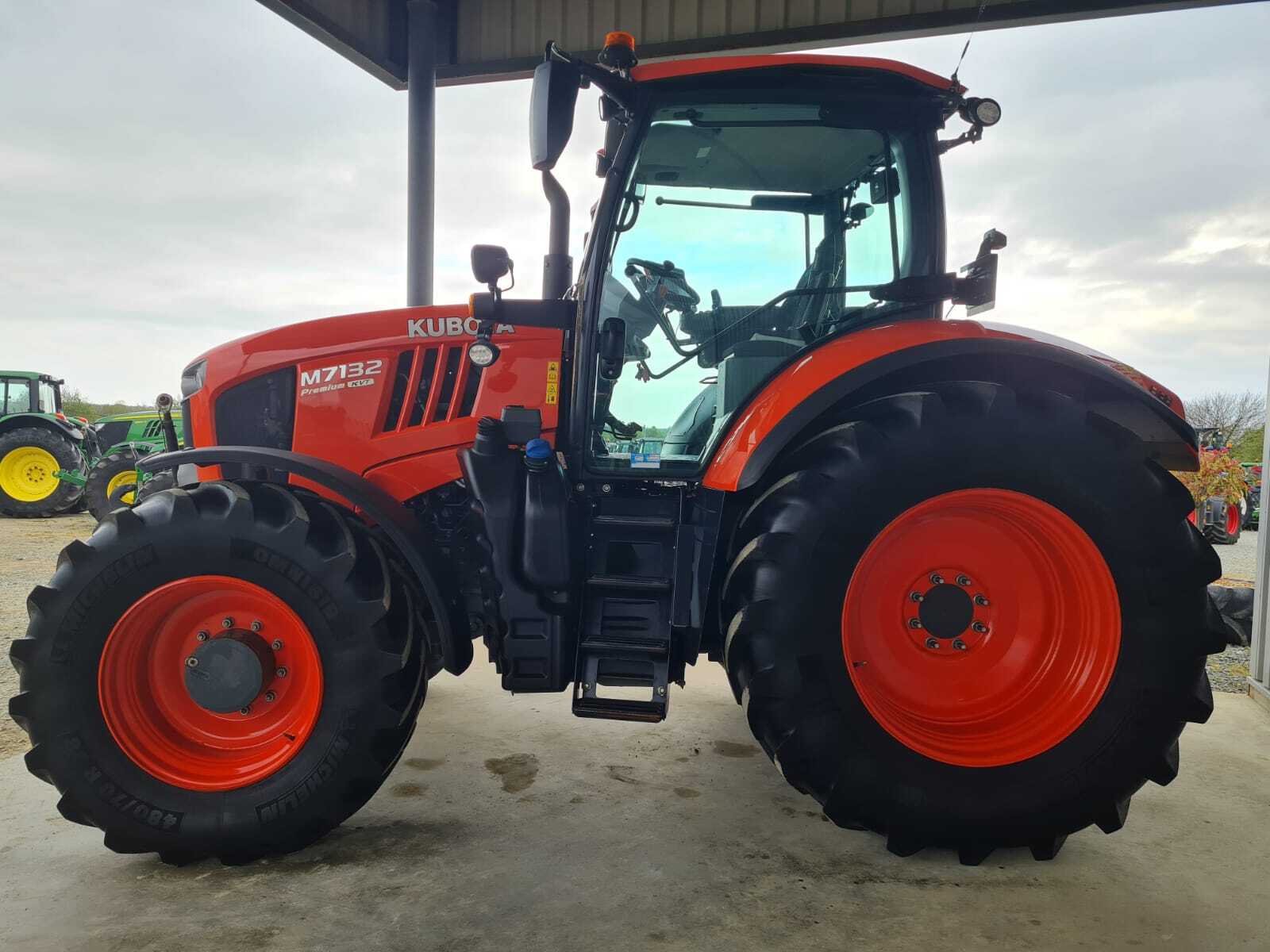 KUBOTA M7132 KVT