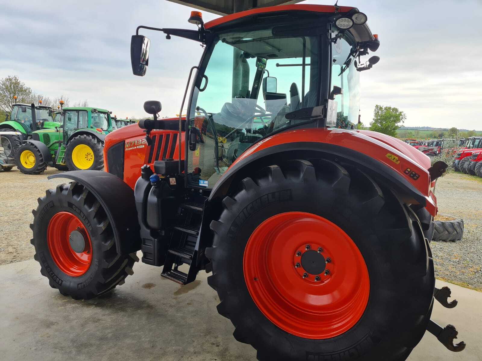 KUBOTA M7132 KVT