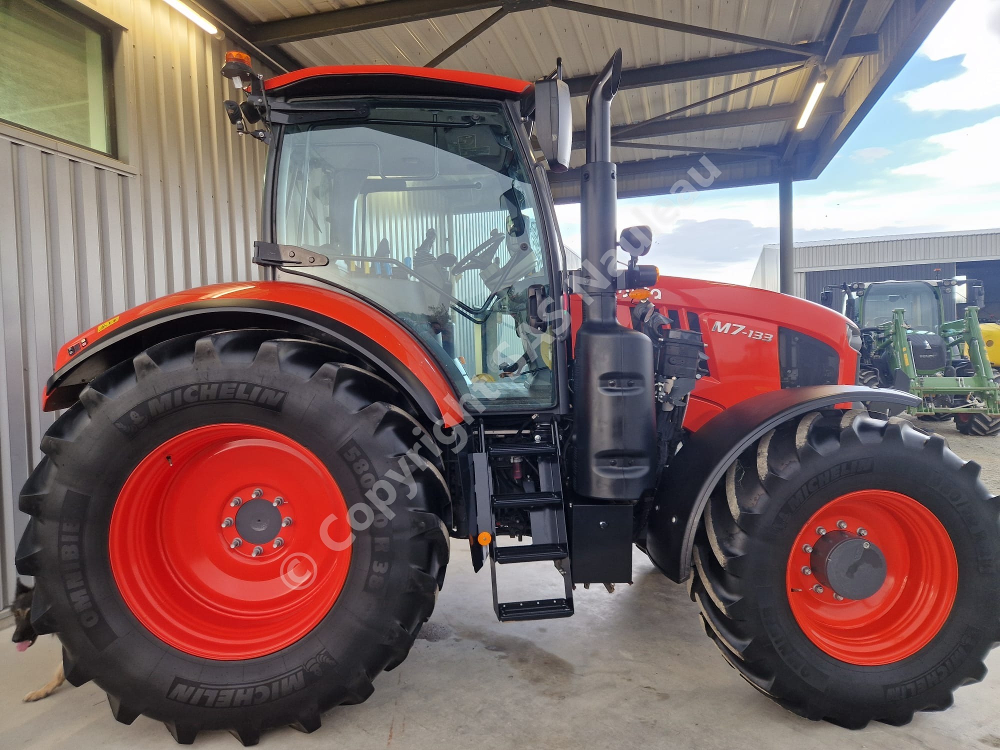KUBOTA M7133