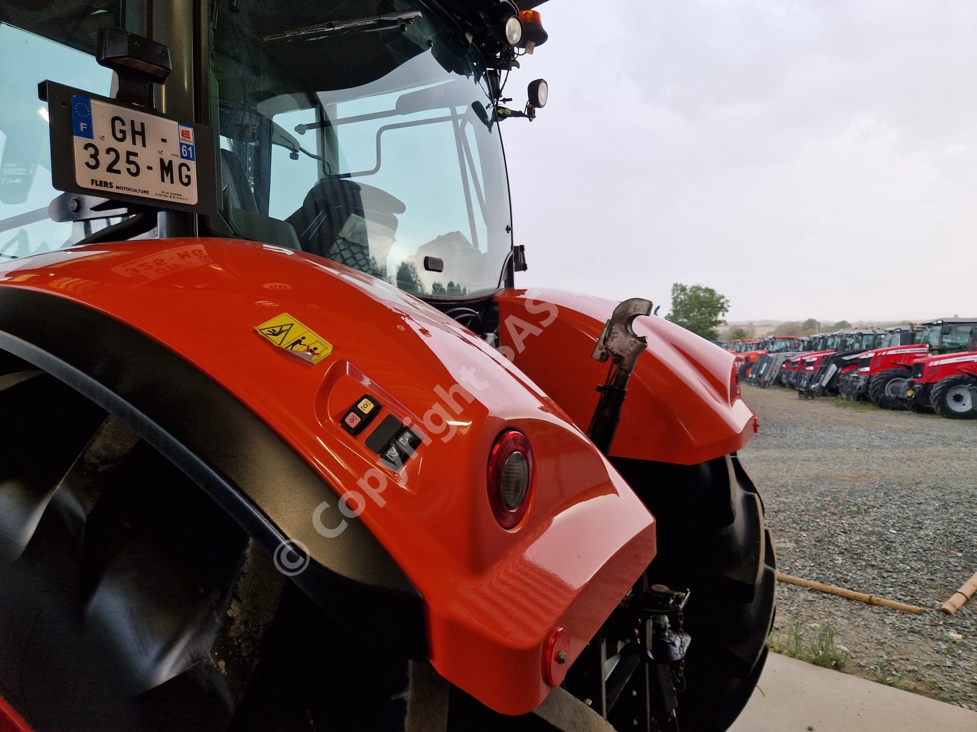 KUBOTA M7133