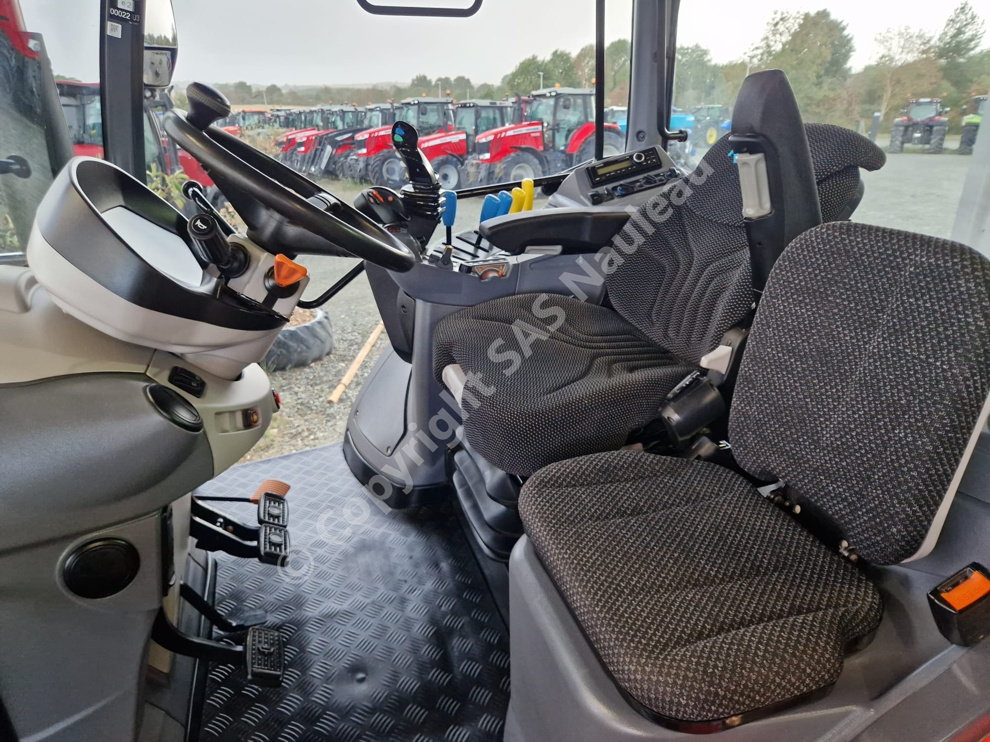 KUBOTA M7133