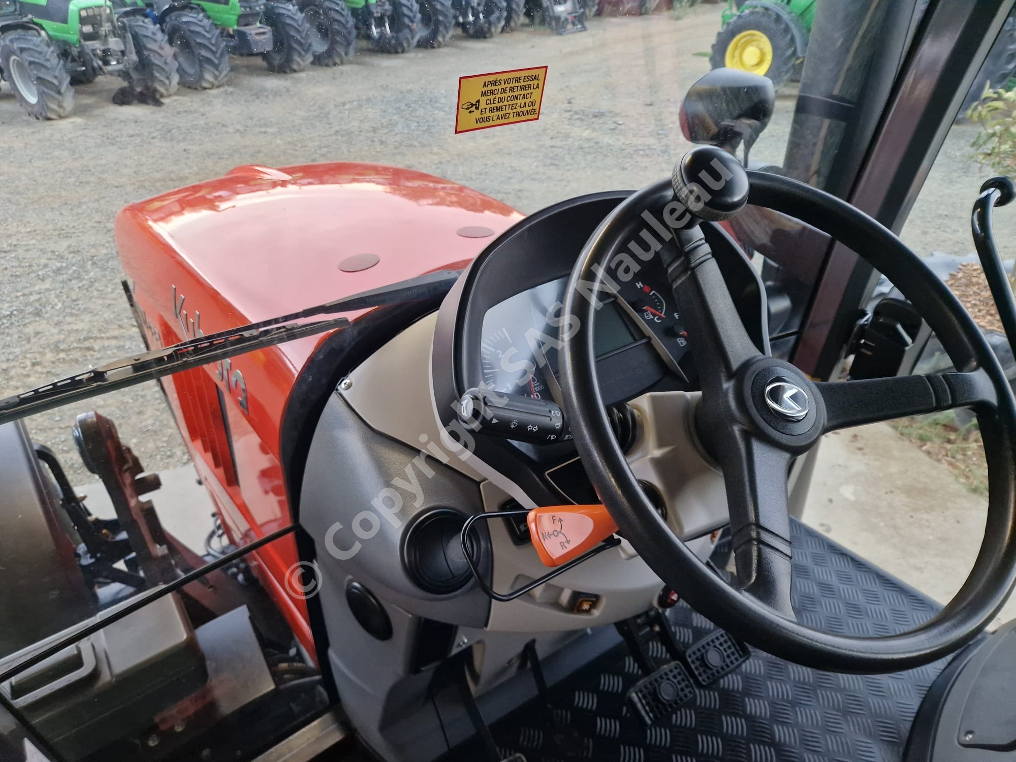 KUBOTA M7133
