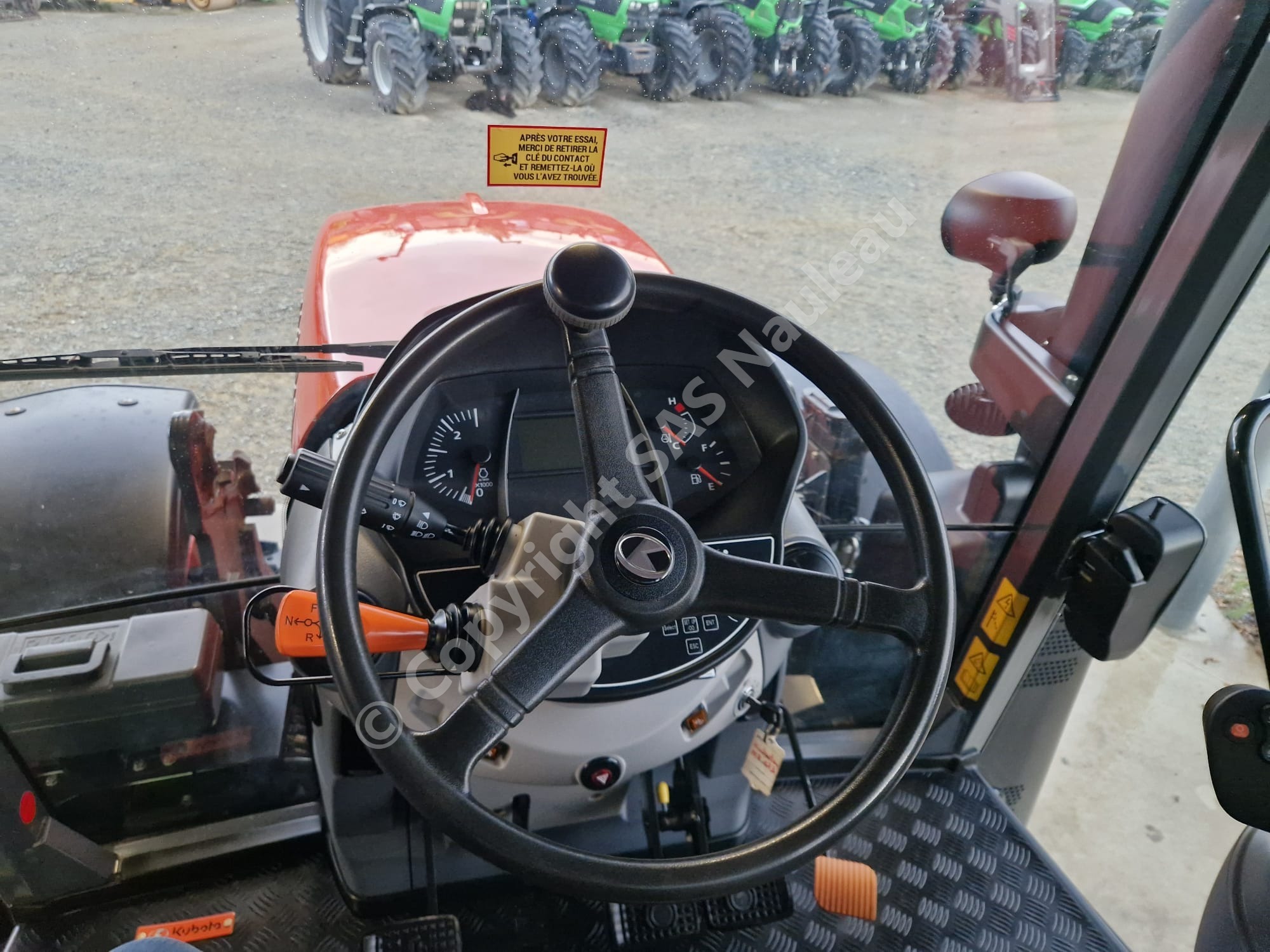 KUBOTA M7133
