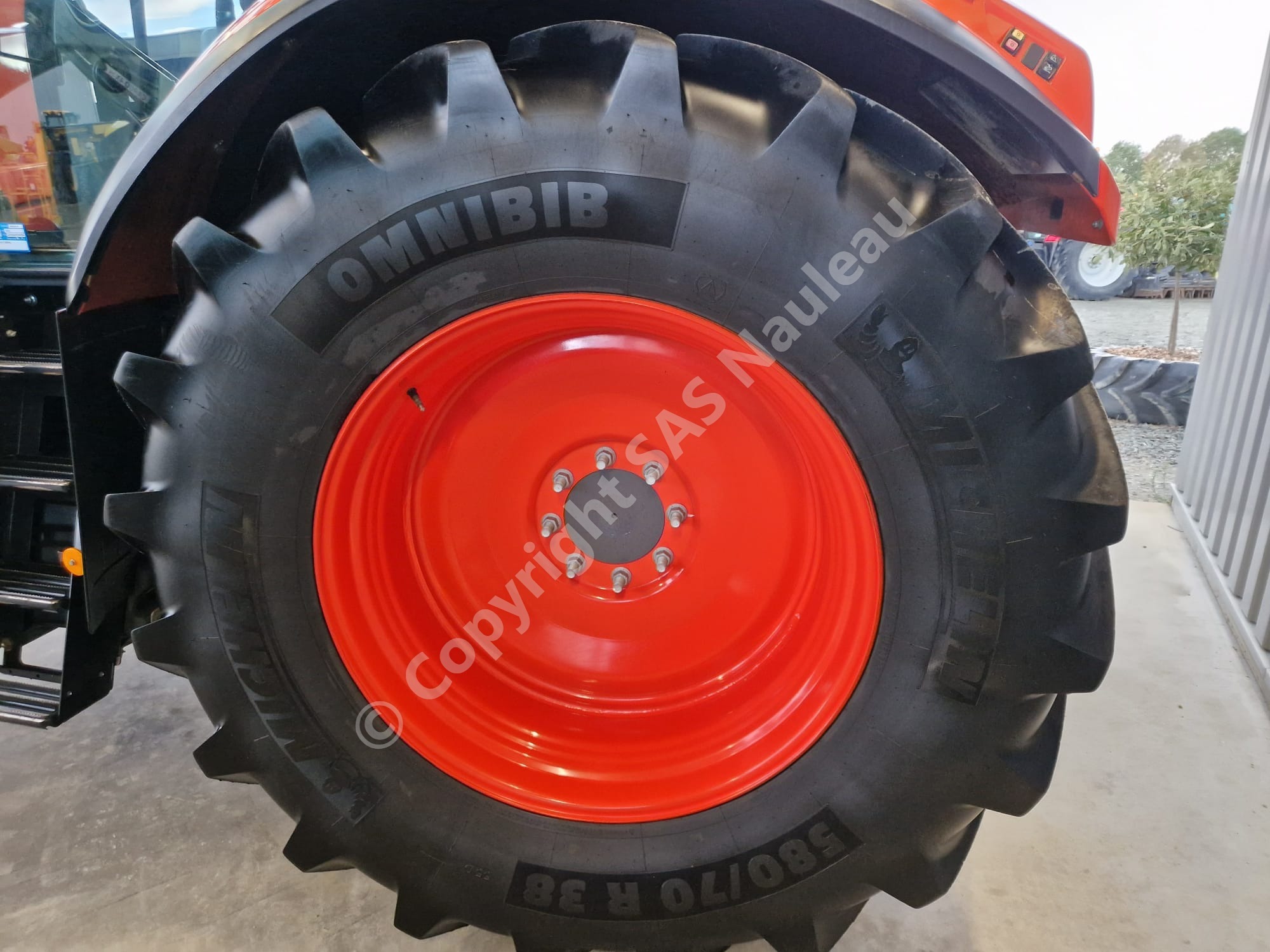 KUBOTA M7133