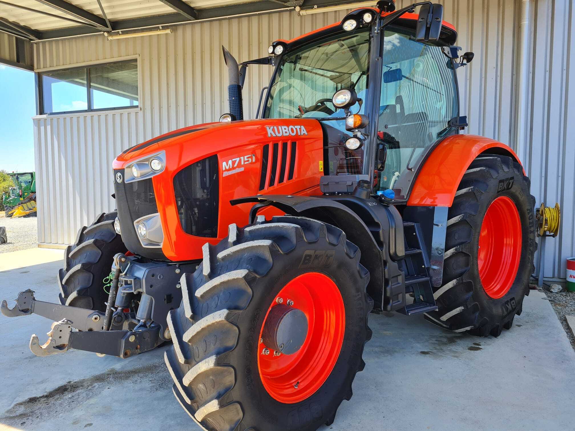 KUBOTA M7151 PREMIUM