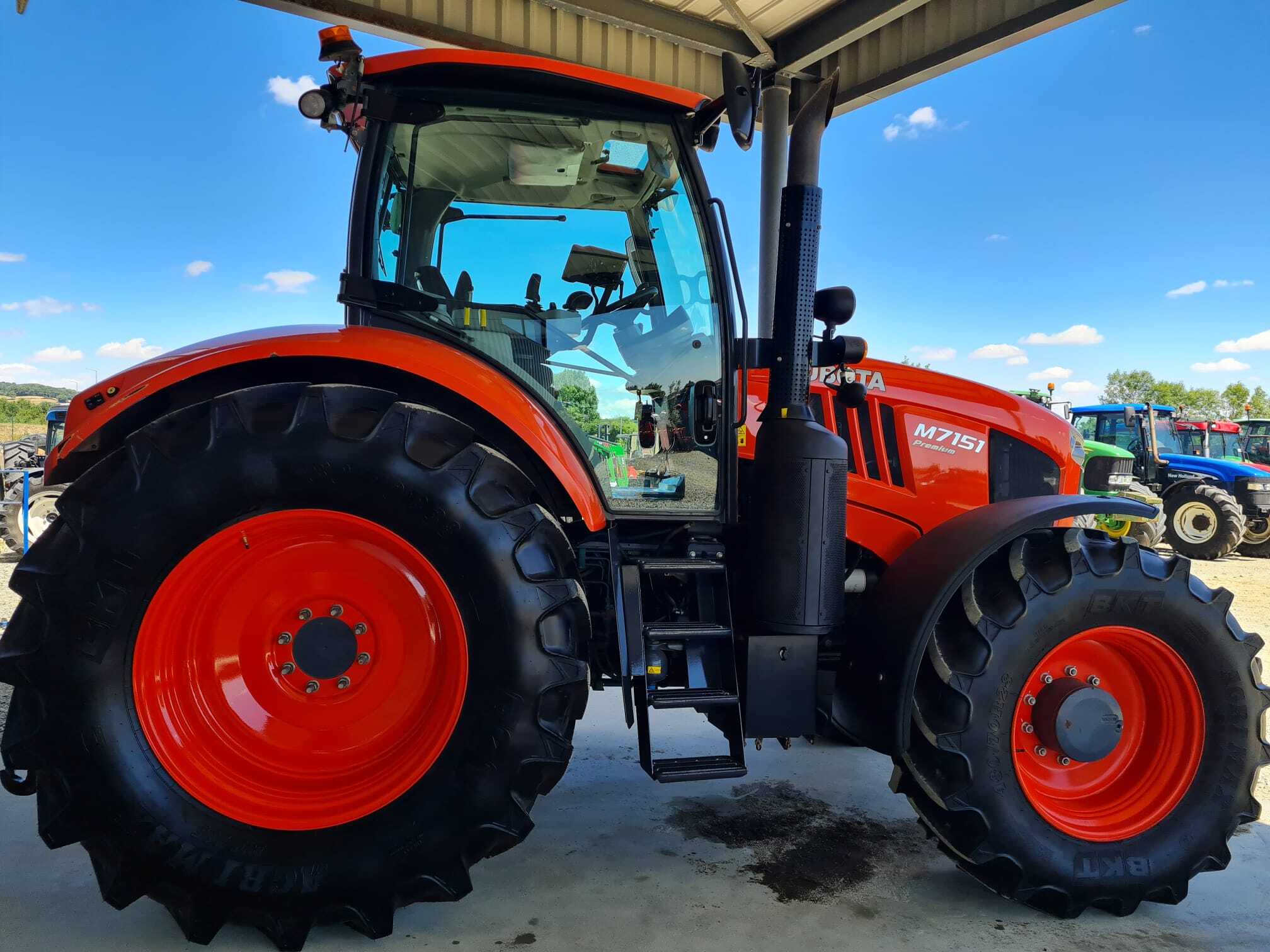 KUBOTA M7151 PREMIUM