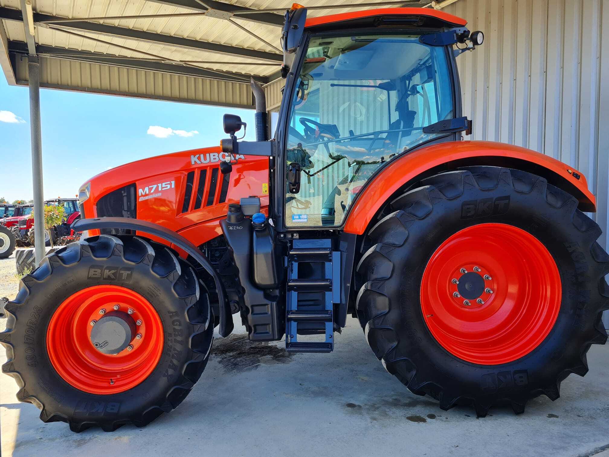 KUBOTA M7151 PREMIUM