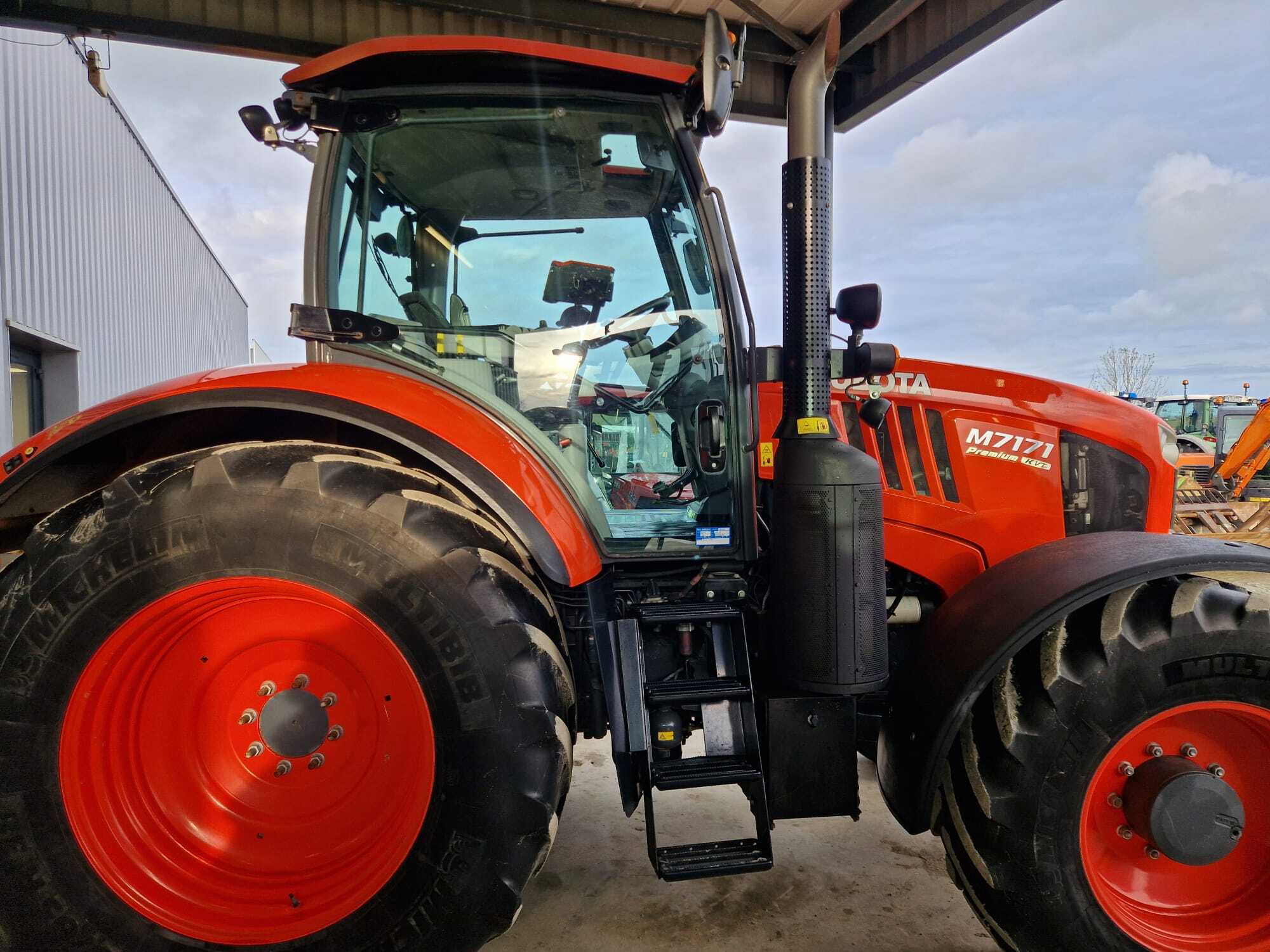 KUBOTA M7171 KVT