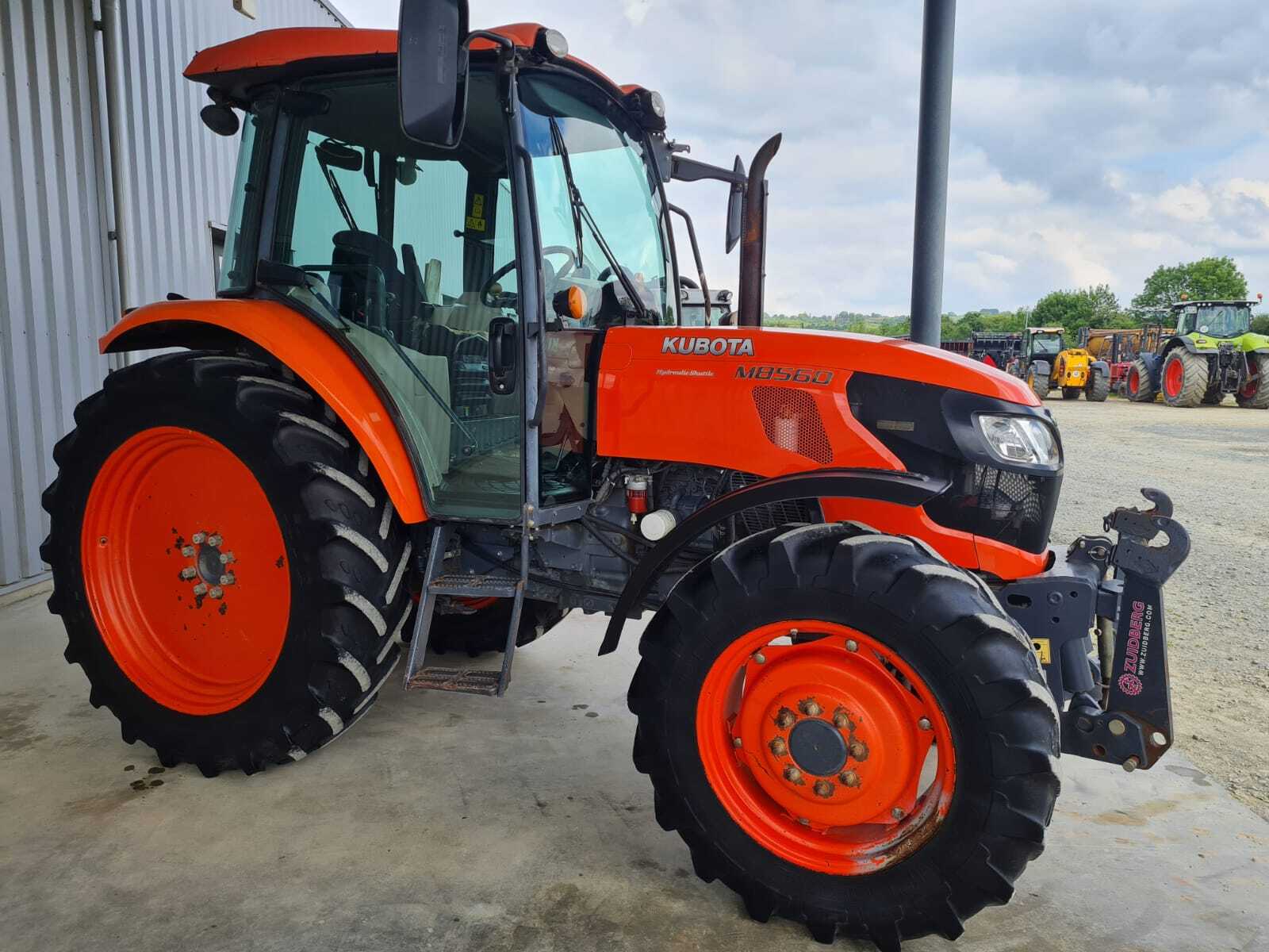 KUBOTA M8560 DTHQ