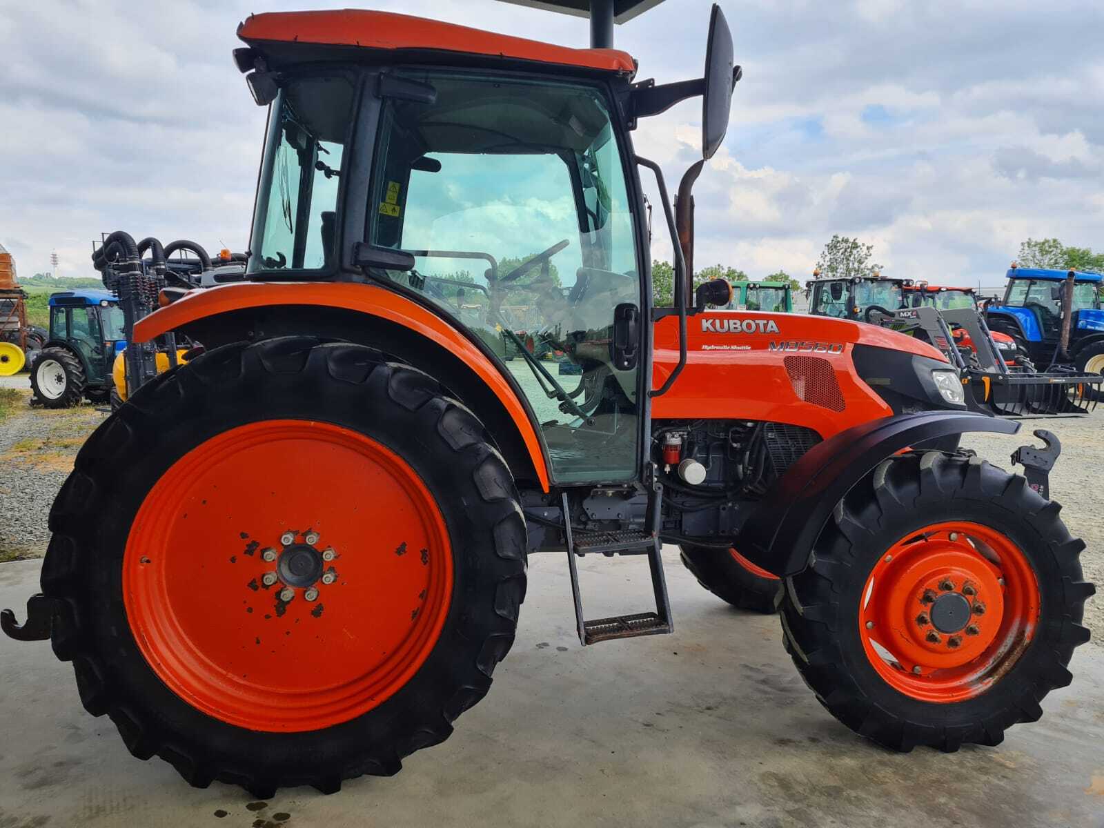 KUBOTA M8560 DTHQ