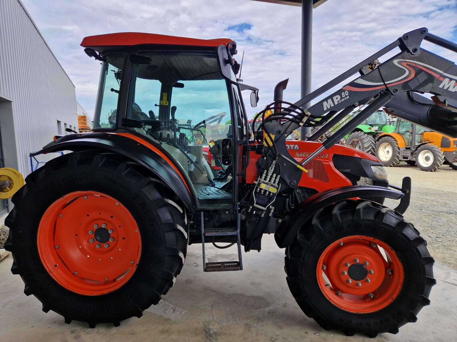 KUBOTA M8560 DTHQ