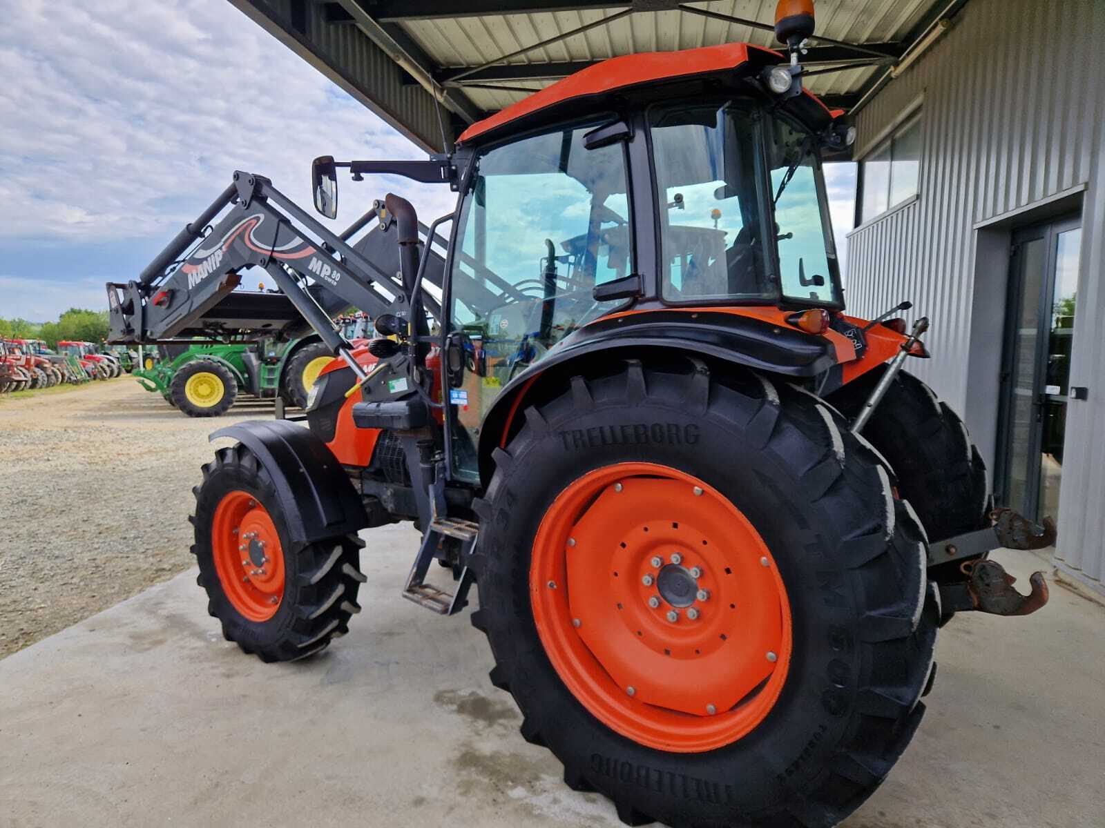 KUBOTA M8560 DTHQ