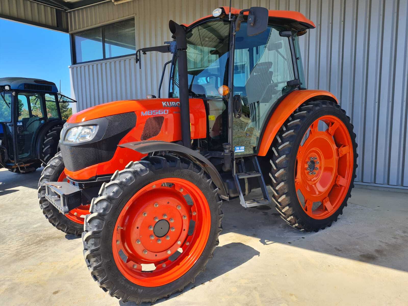 KUBOTA M8560 DTHQ