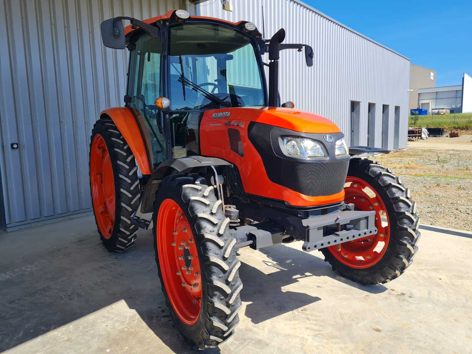 KUBOTA M8560 DTHQ