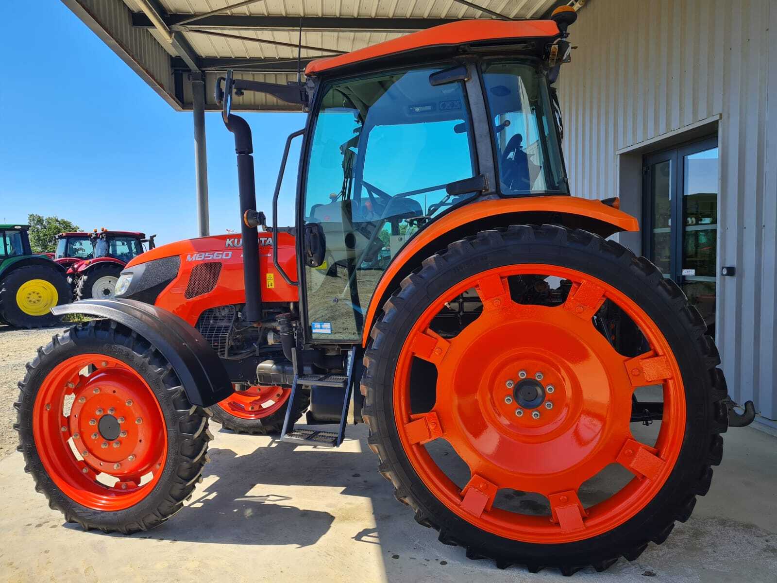 KUBOTA M8560 DTHQ