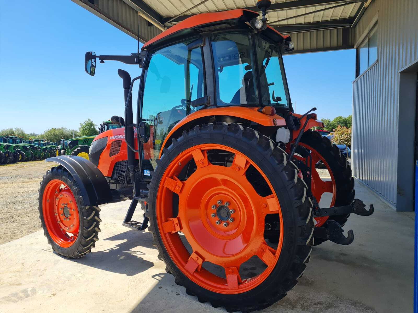 KUBOTA M8560 DTHQ