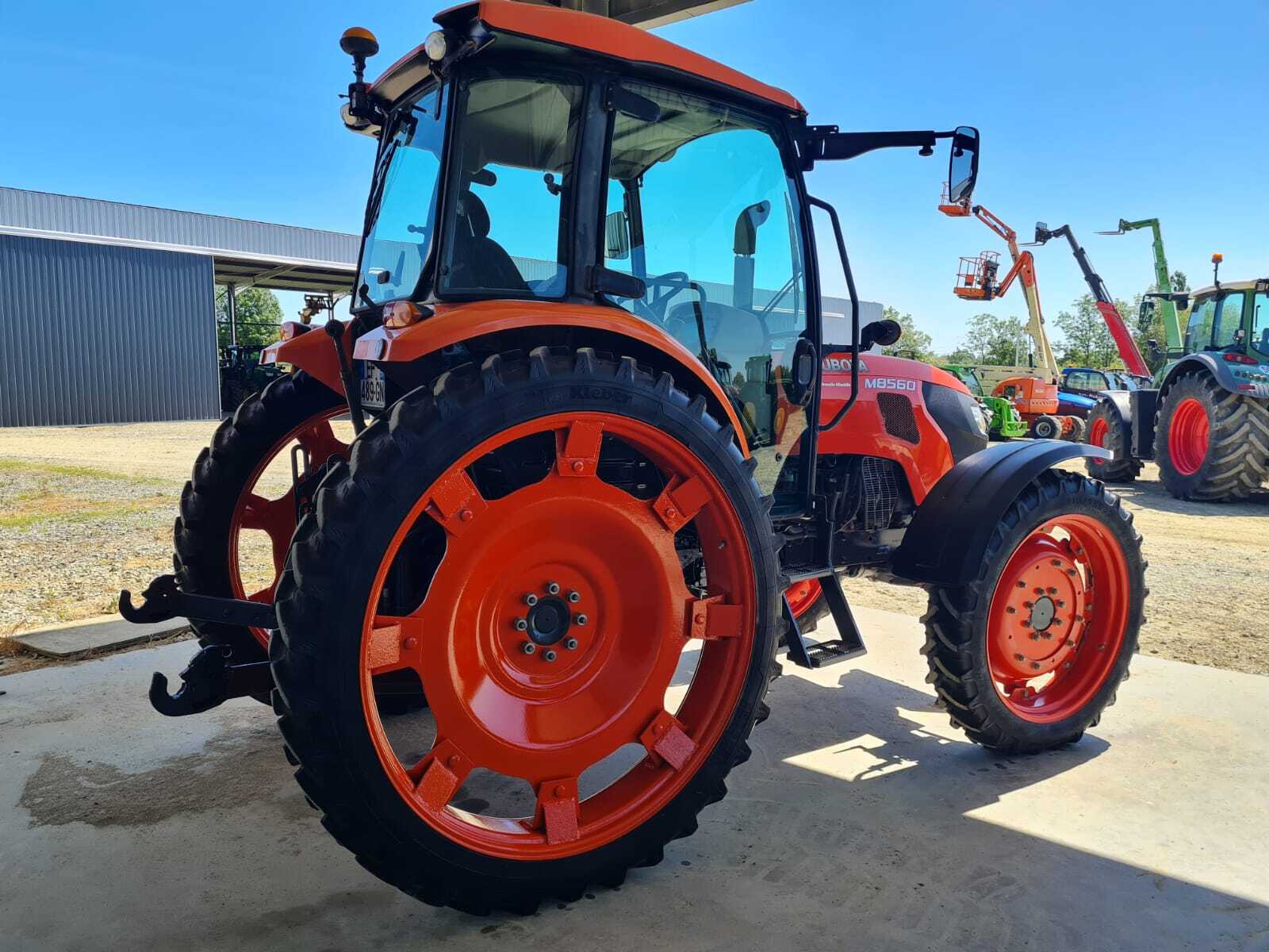KUBOTA M8560 DTHQ