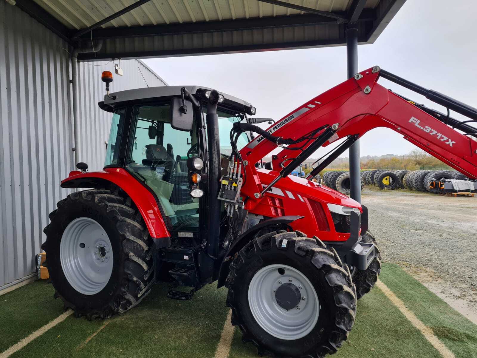 MASSEY FERGUSON 5609 DYNA 4