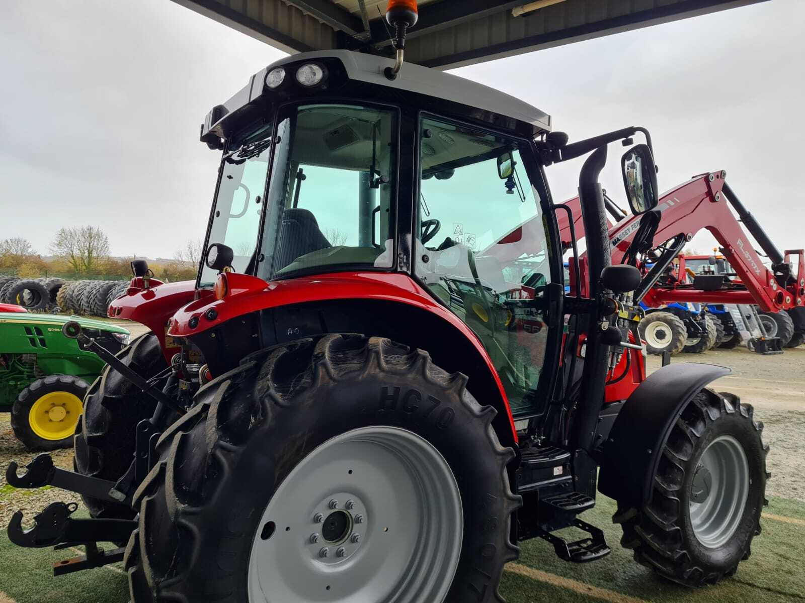 MASSEY FERGUSON 5609 DYNA 4