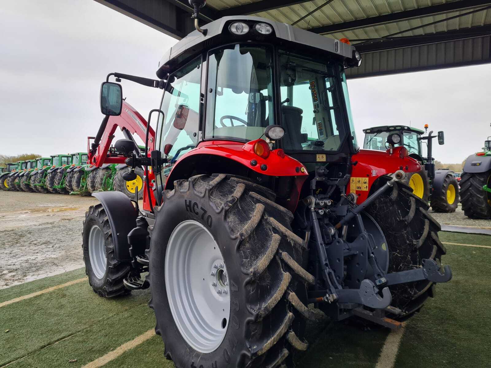 MASSEY FERGUSON 5609 DYNA 4