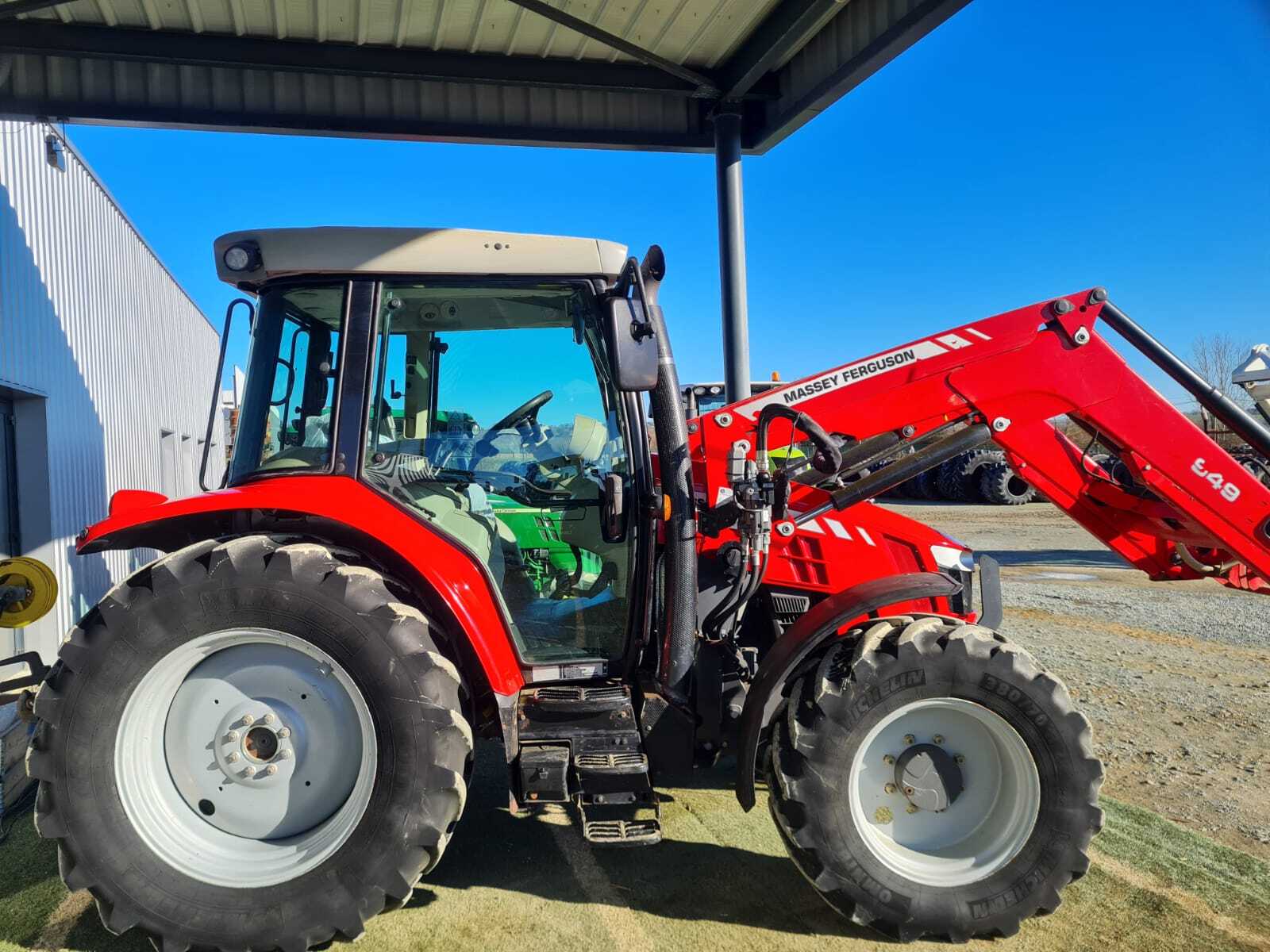 MASSEY FERGUSON 5609 DYNA 4