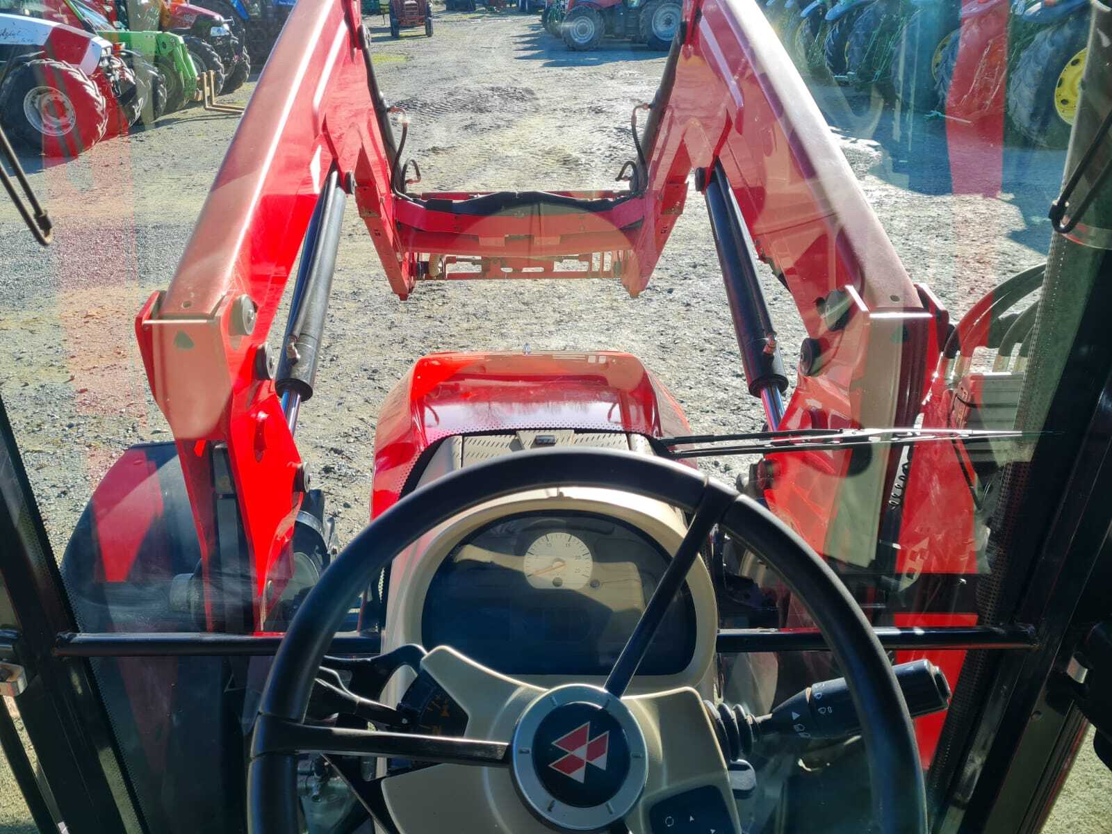 MASSEY FERGUSON 5609 DYNA 4