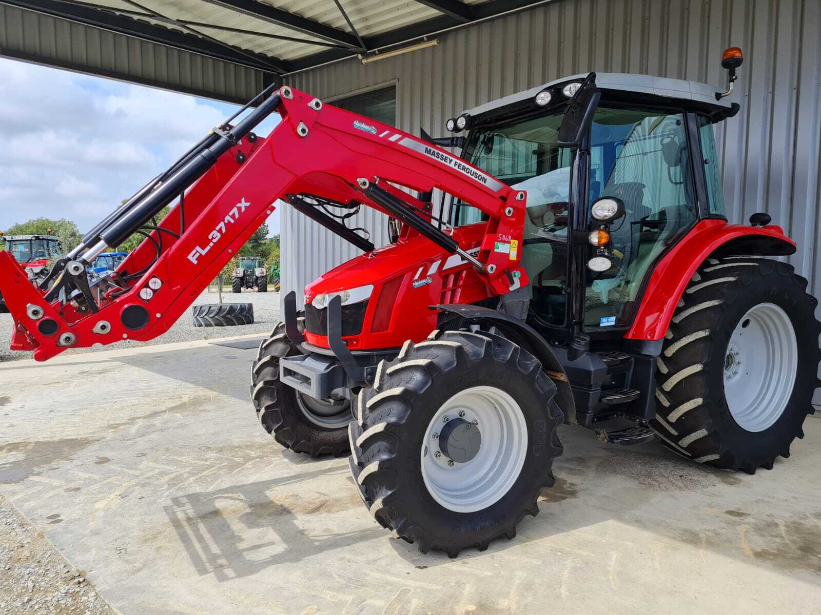 MASSEY FERGUSON 5609 DYNA 4