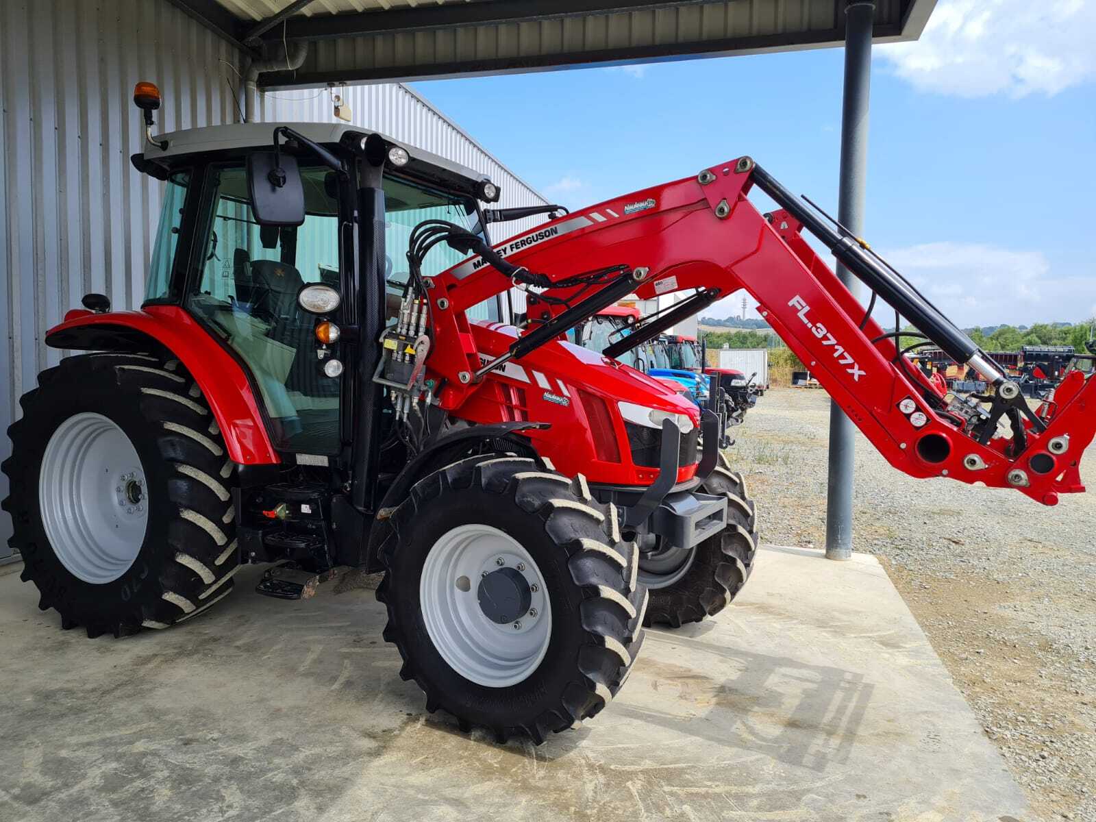 MASSEY FERGUSON 5609 DYNA 4