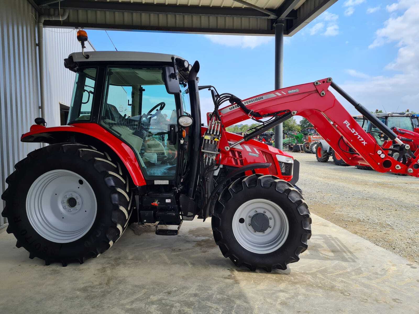 MASSEY FERGUSON 5609 DYNA 4