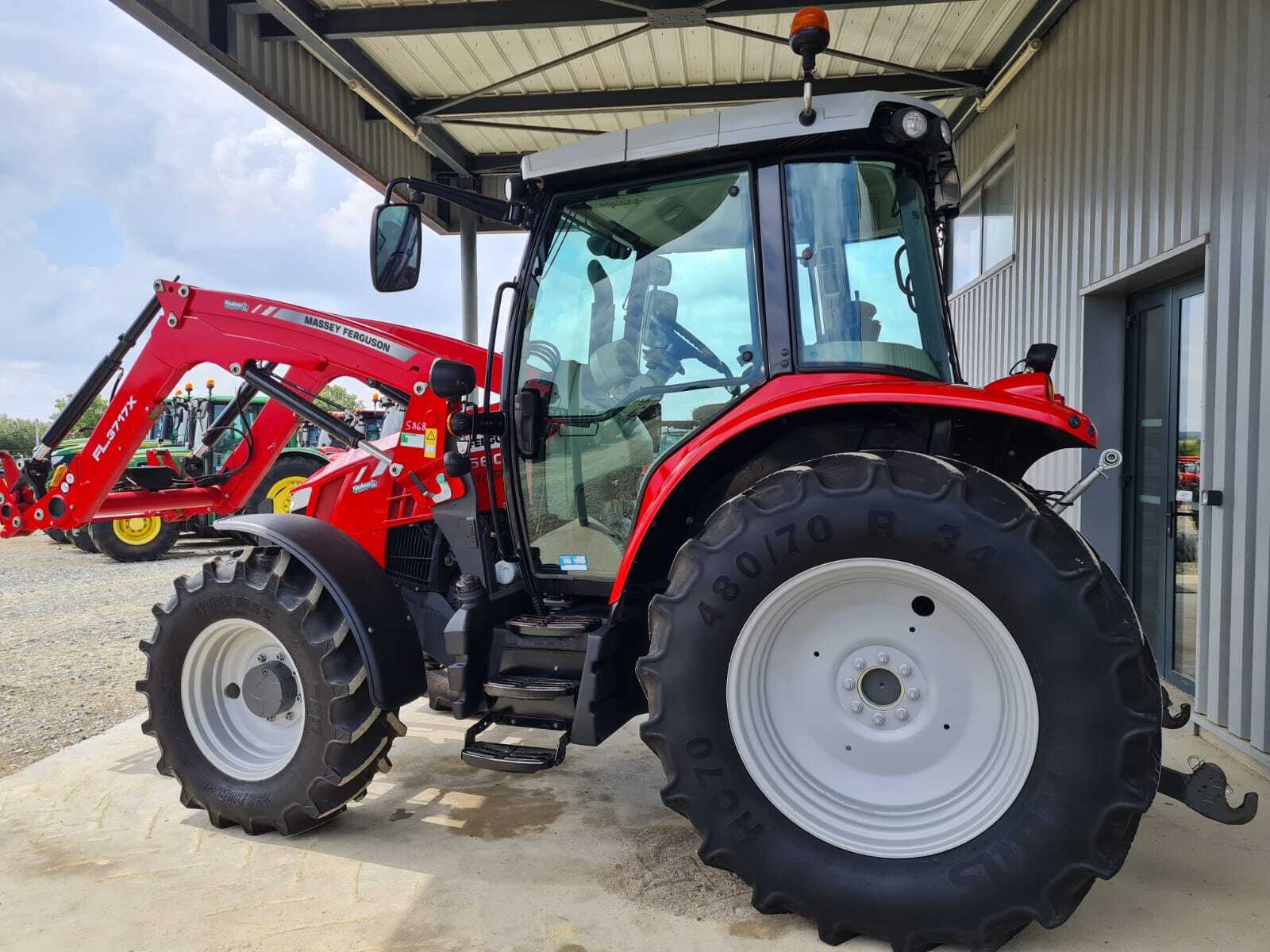 MASSEY FERGUSON 5609 DYNA 4