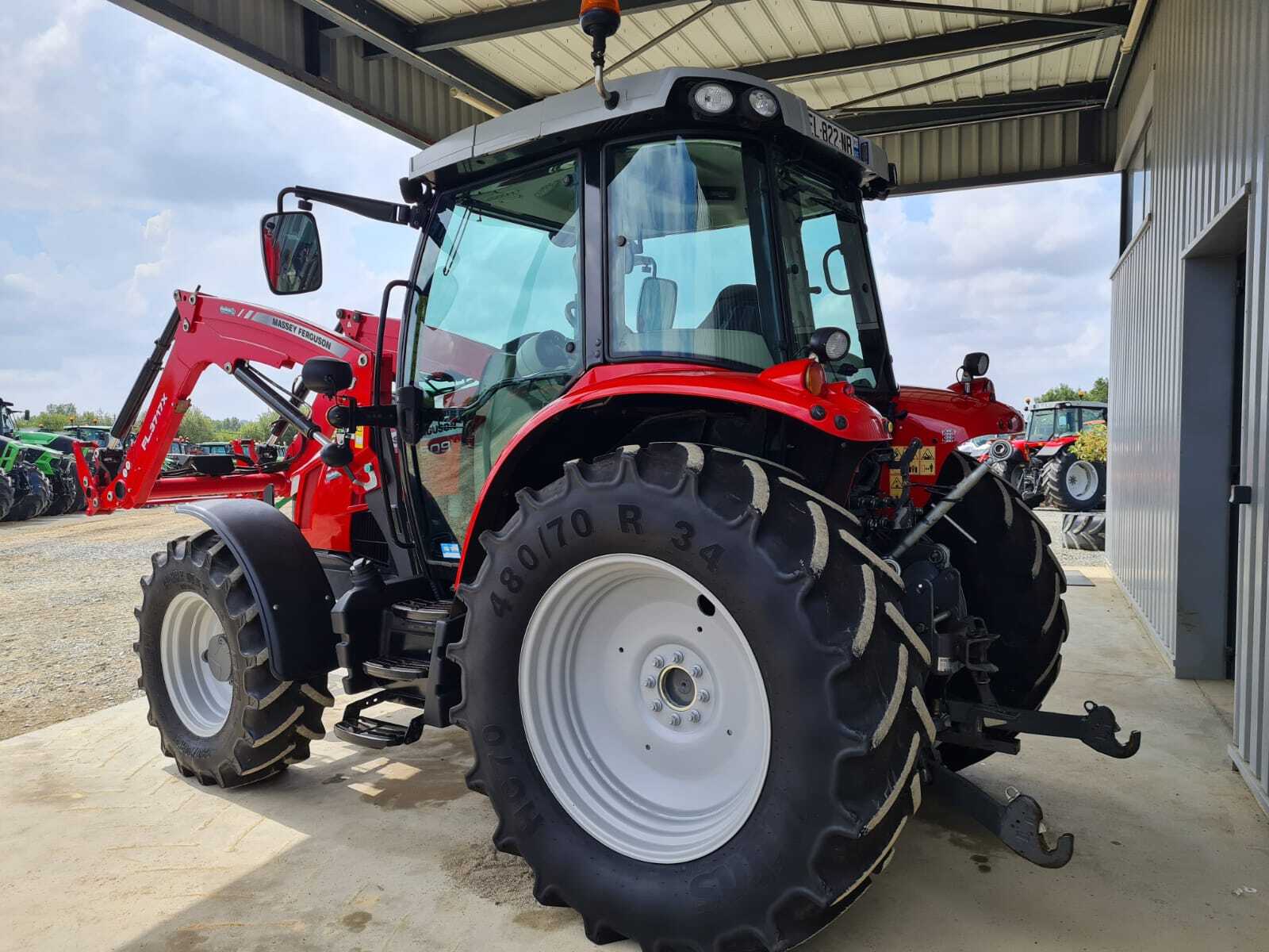 MASSEY FERGUSON 5609 DYNA 4