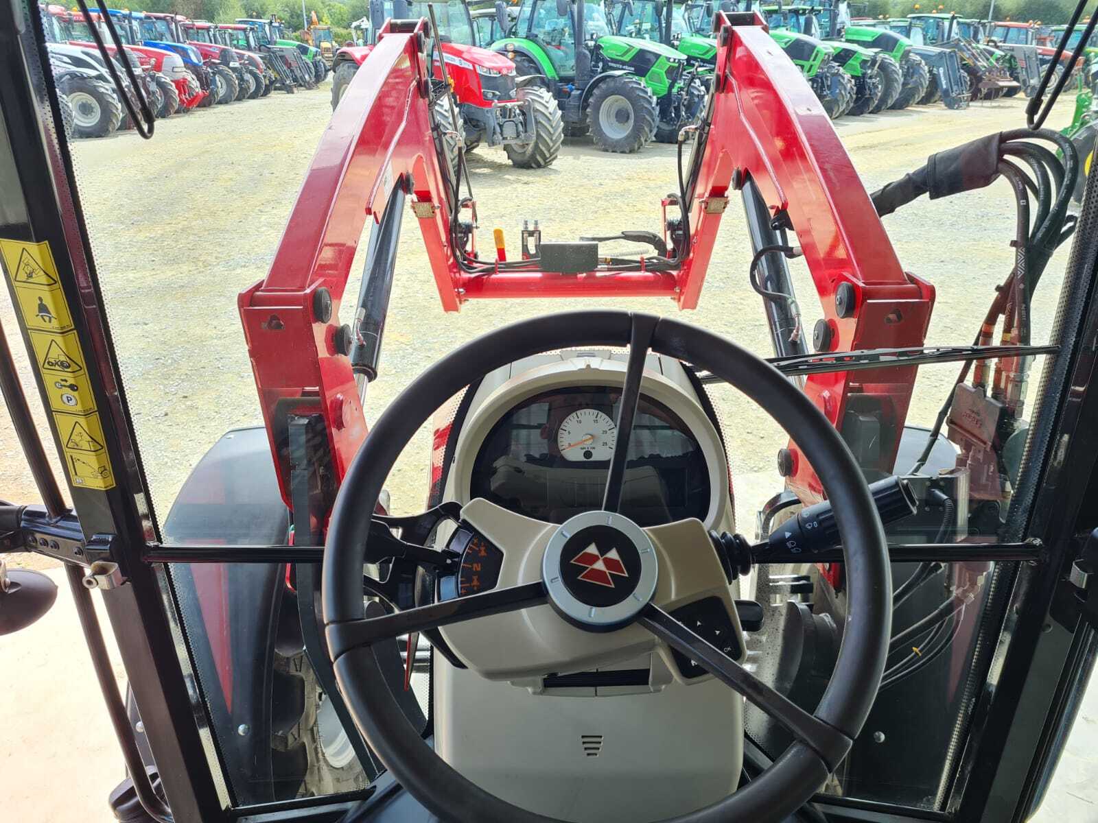 MASSEY FERGUSON 5609 DYNA 4