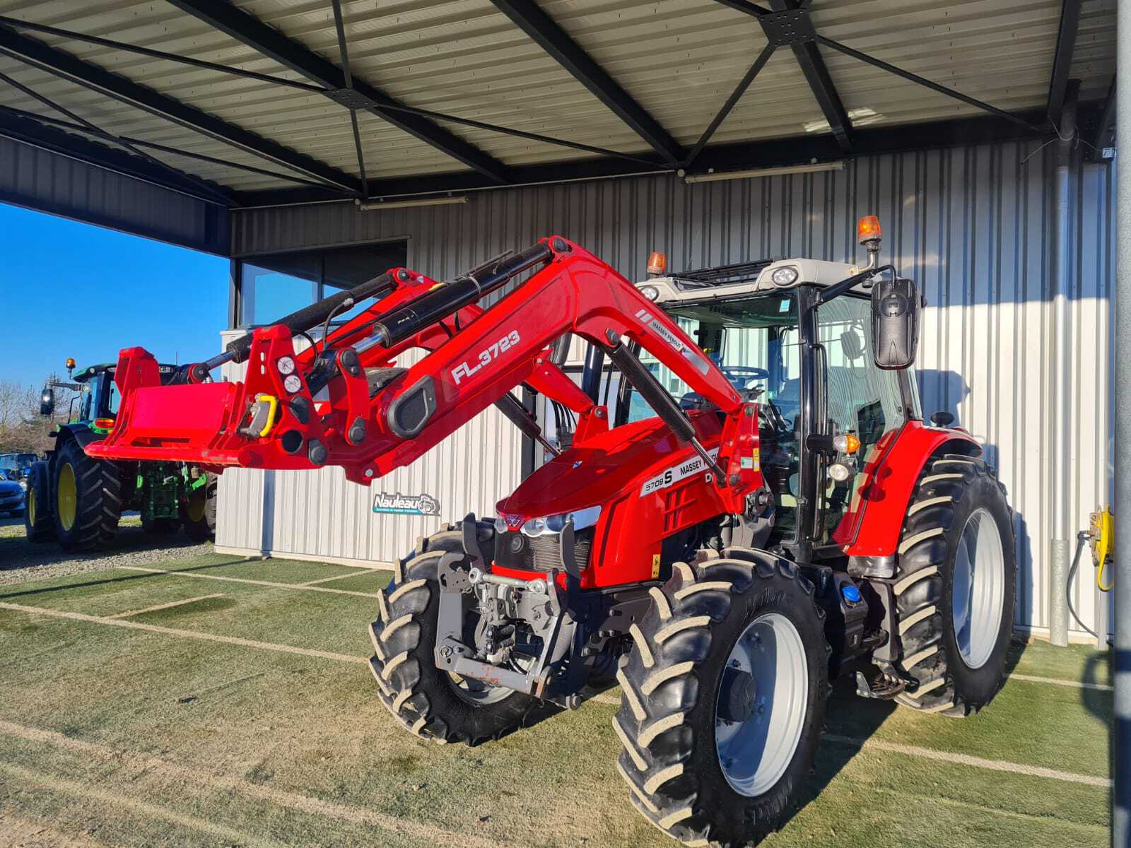 MASSEY FERGUSON 5709S DYNA 6
