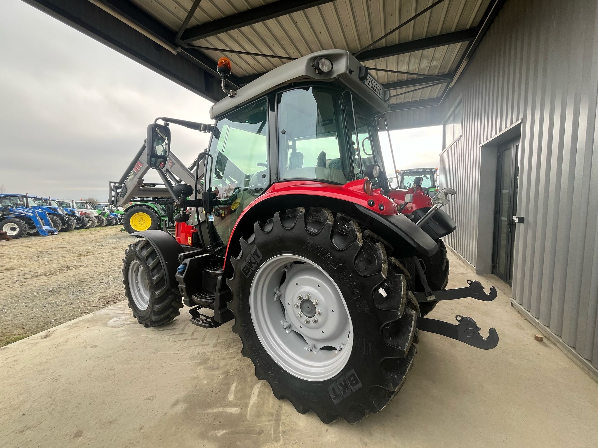 MASSEY FERGUSON 5711S
