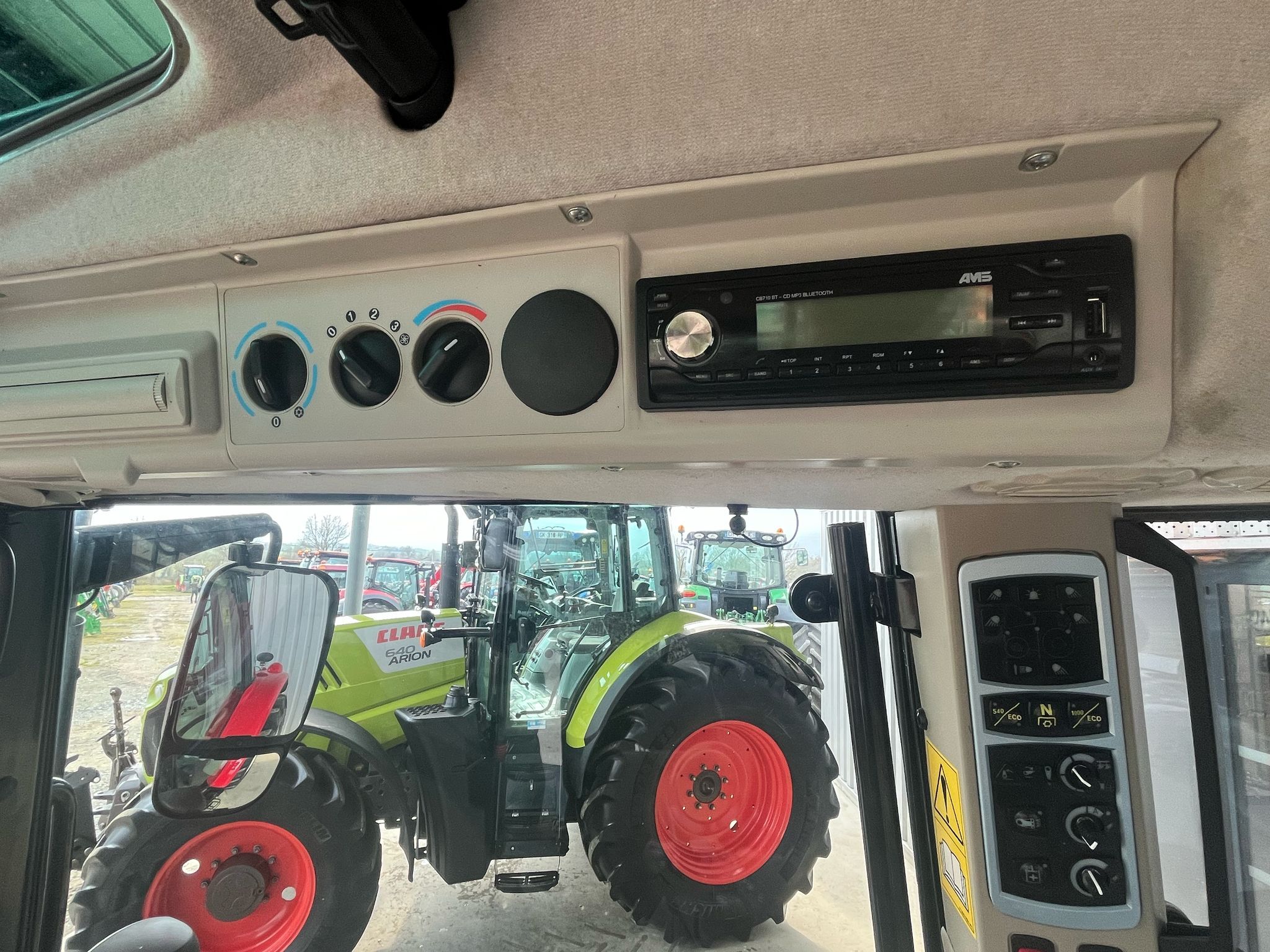 MASSEY FERGUSON 5711S