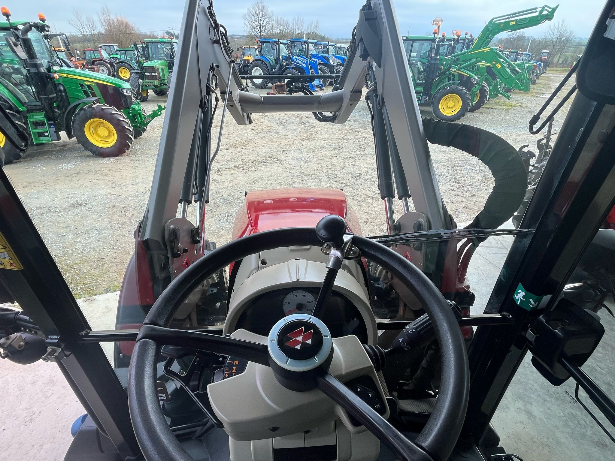 MASSEY FERGUSON 5711S