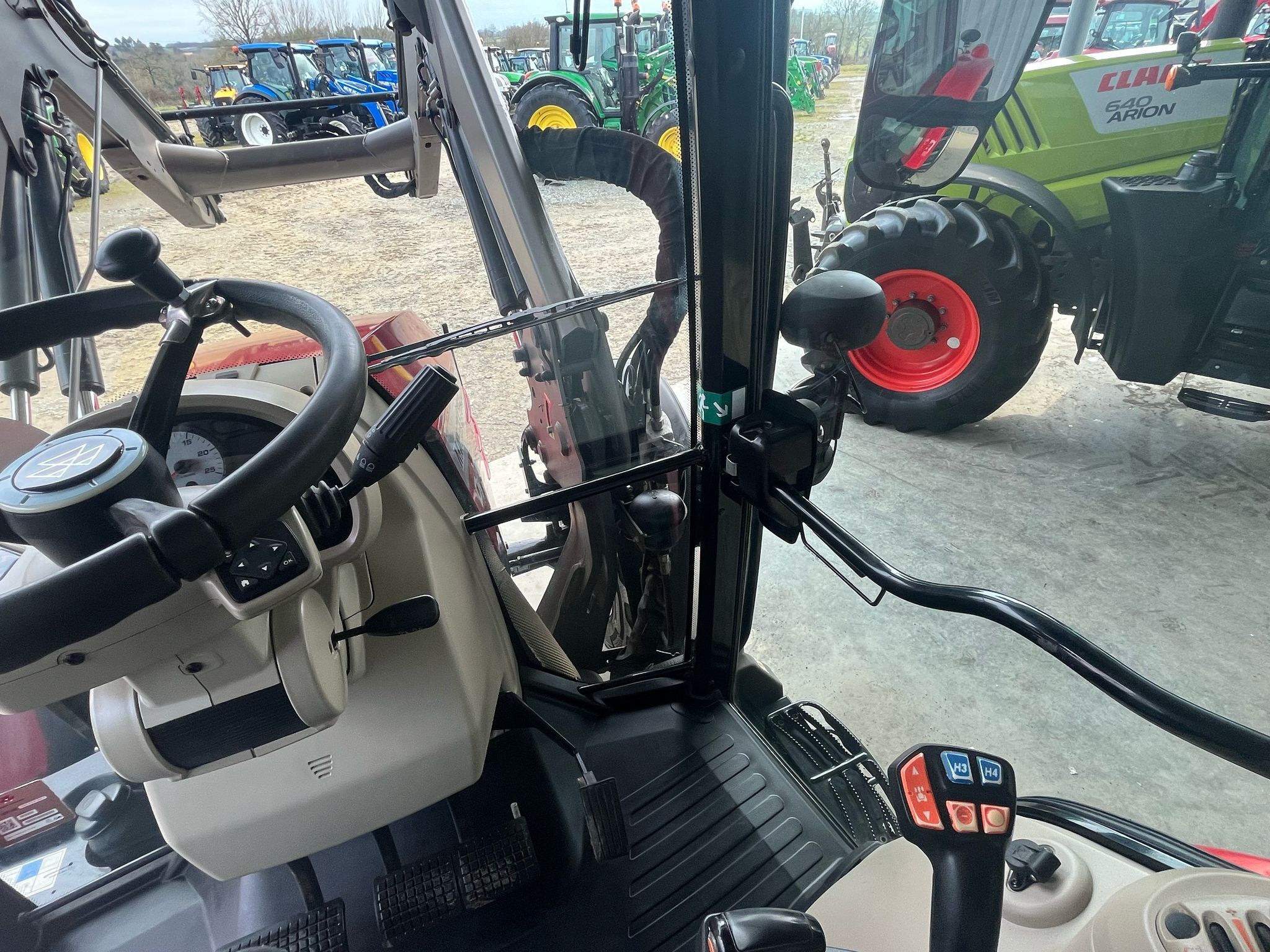 MASSEY FERGUSON 5711S