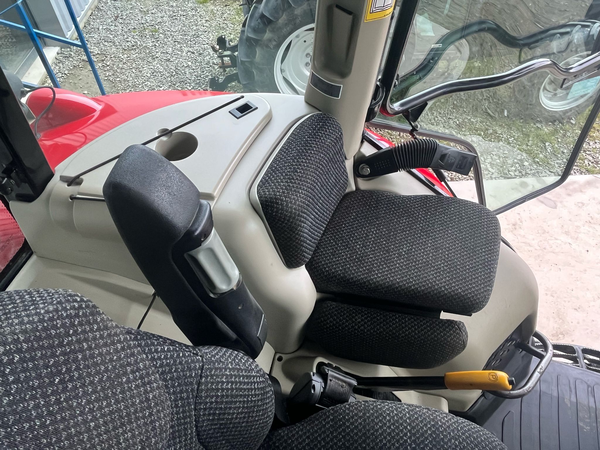 MASSEY FERGUSON 5711S