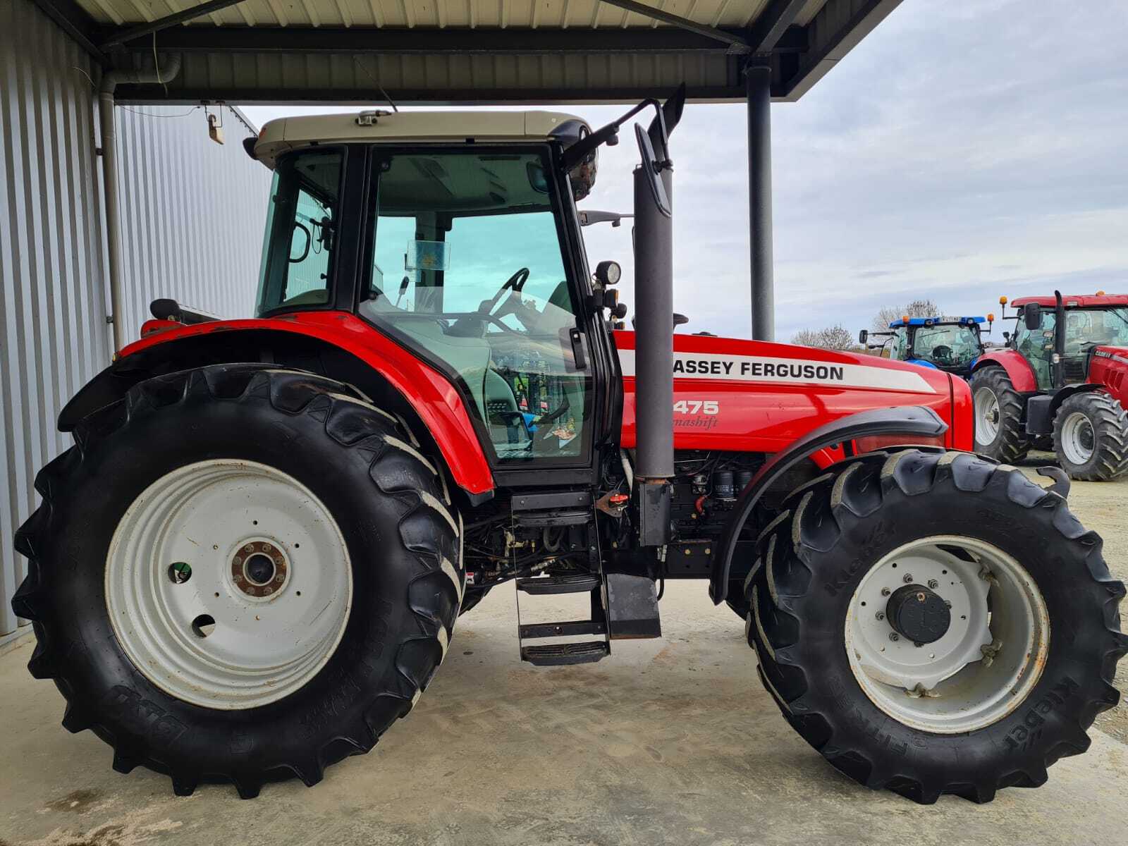 MASSEY FERGUSON 6475 DYNASHIFT