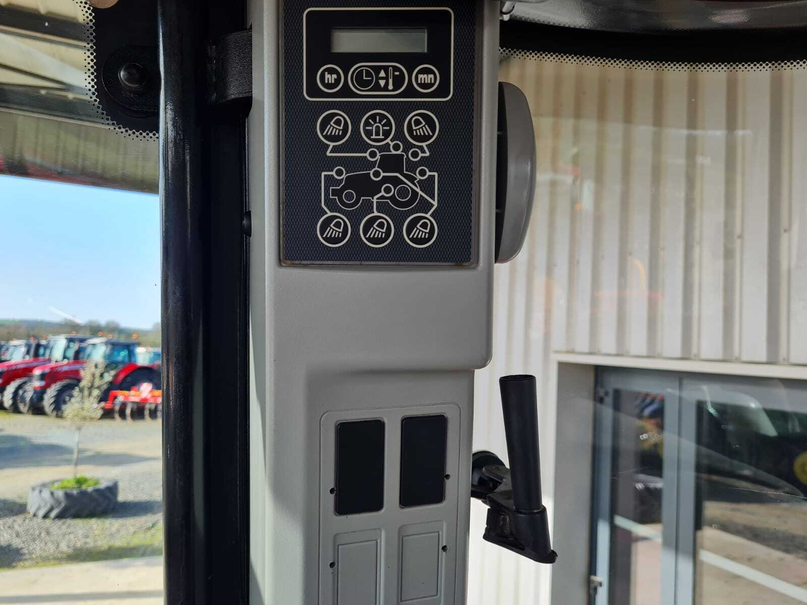 MASSEY FERGUSON 6490 DYNA 6